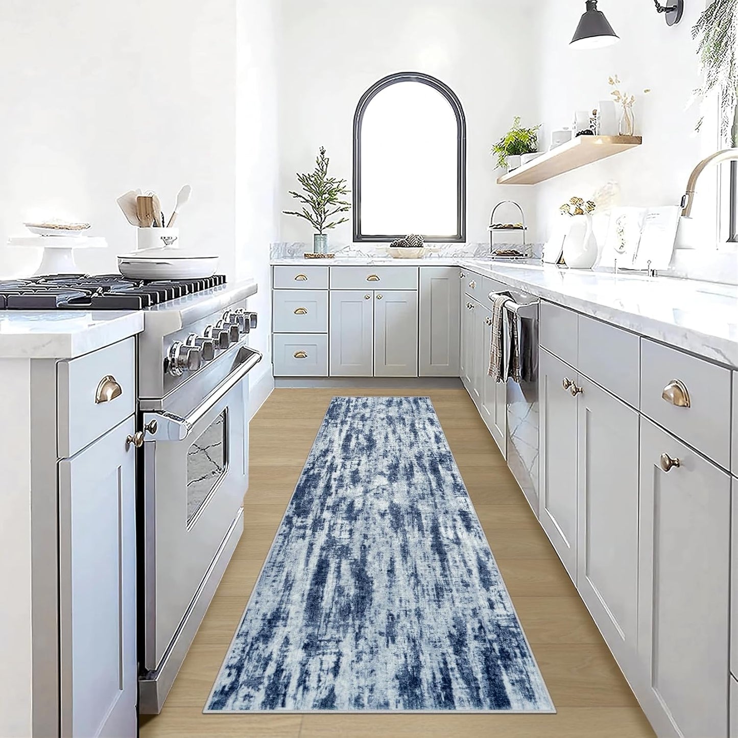 2ft 6in'x8ft Washable Runner Rug: Soft Modern Abstract Design