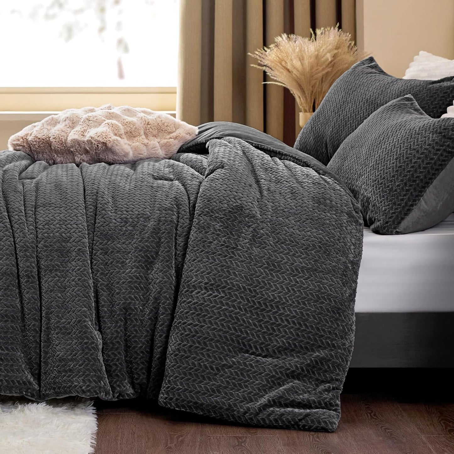 Fluffy Comforter King Set - Ultra Soft Velvet Bedding for Winter