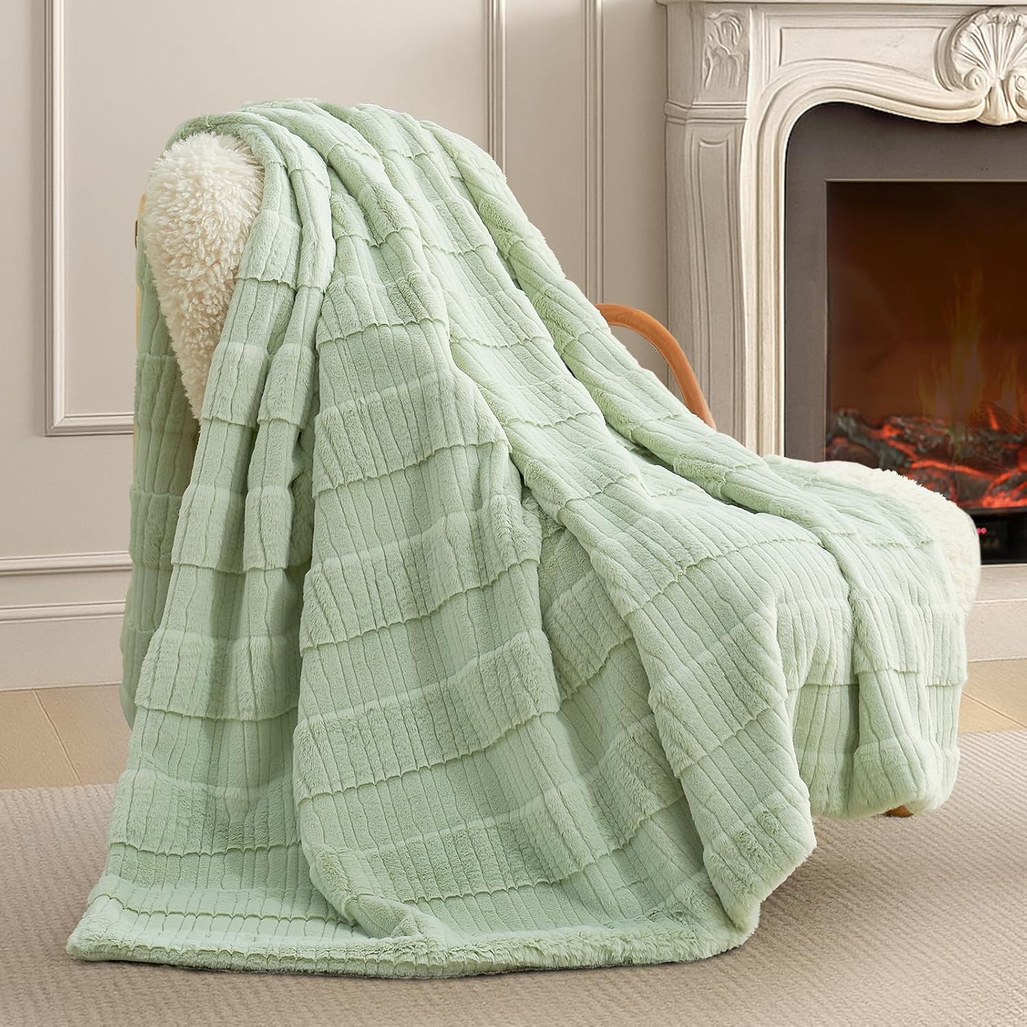 Luxury Striped Faux Fur Throw Blanket for Cozy Comfort
