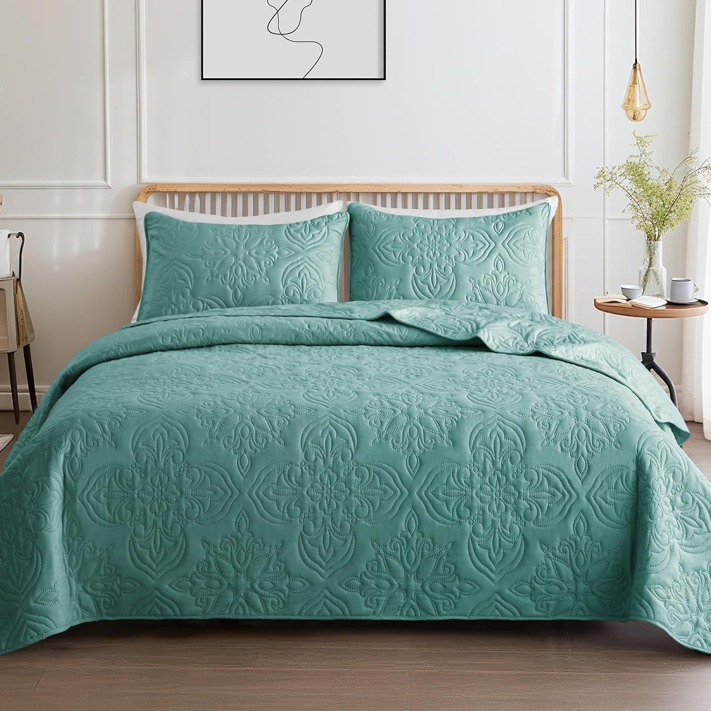 Whale Flotilla Soft Queen Quilt Bedding Set for All Seasons