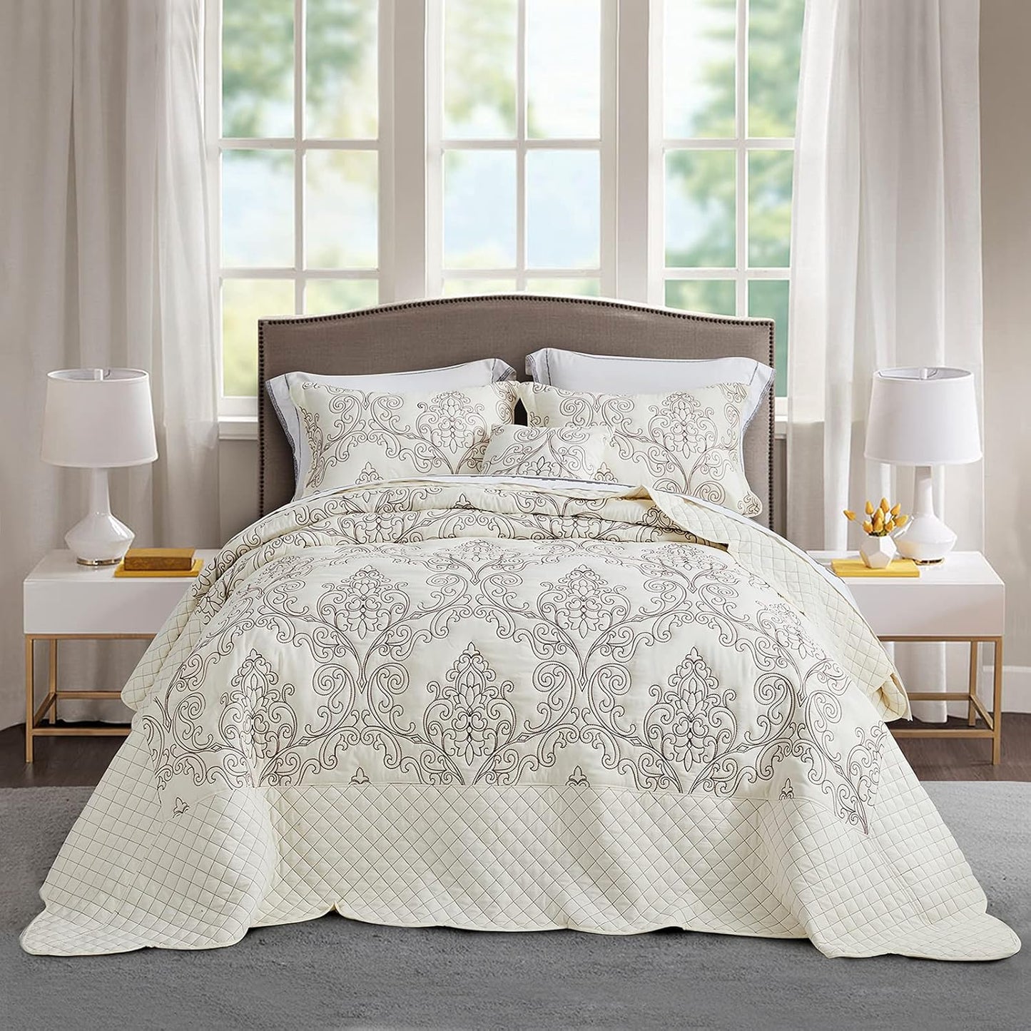 CHIXIN Oversized King Bedspread - Extra Wide Lightweight Bedding