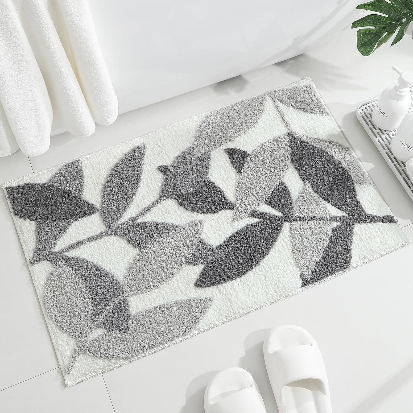 Gibelle Grey Bathroom Rug Set: Plush Microfiber Comfort