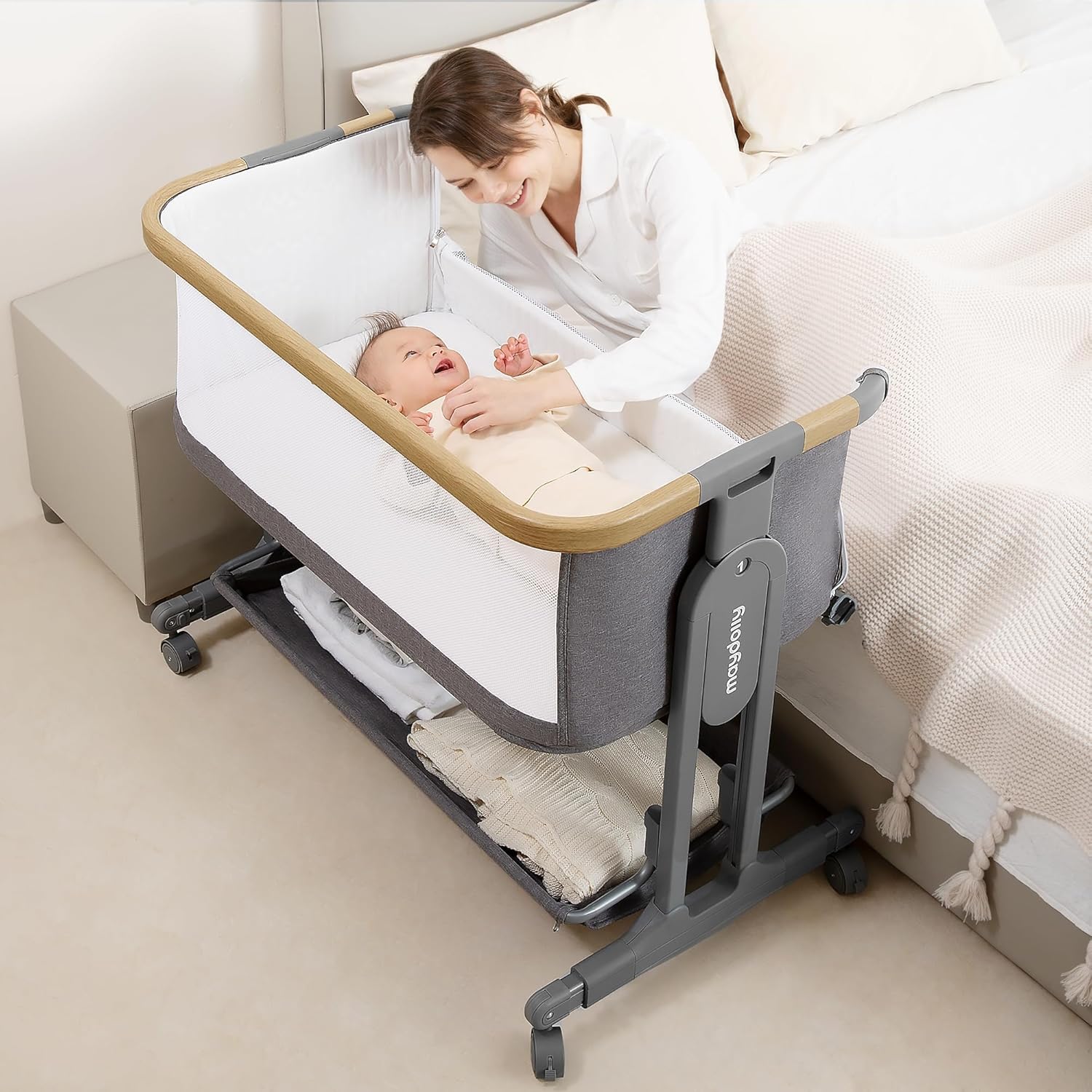 3-in-1 Baby Bassinet Bedside Sleeper with Mattress & Mesh Sides