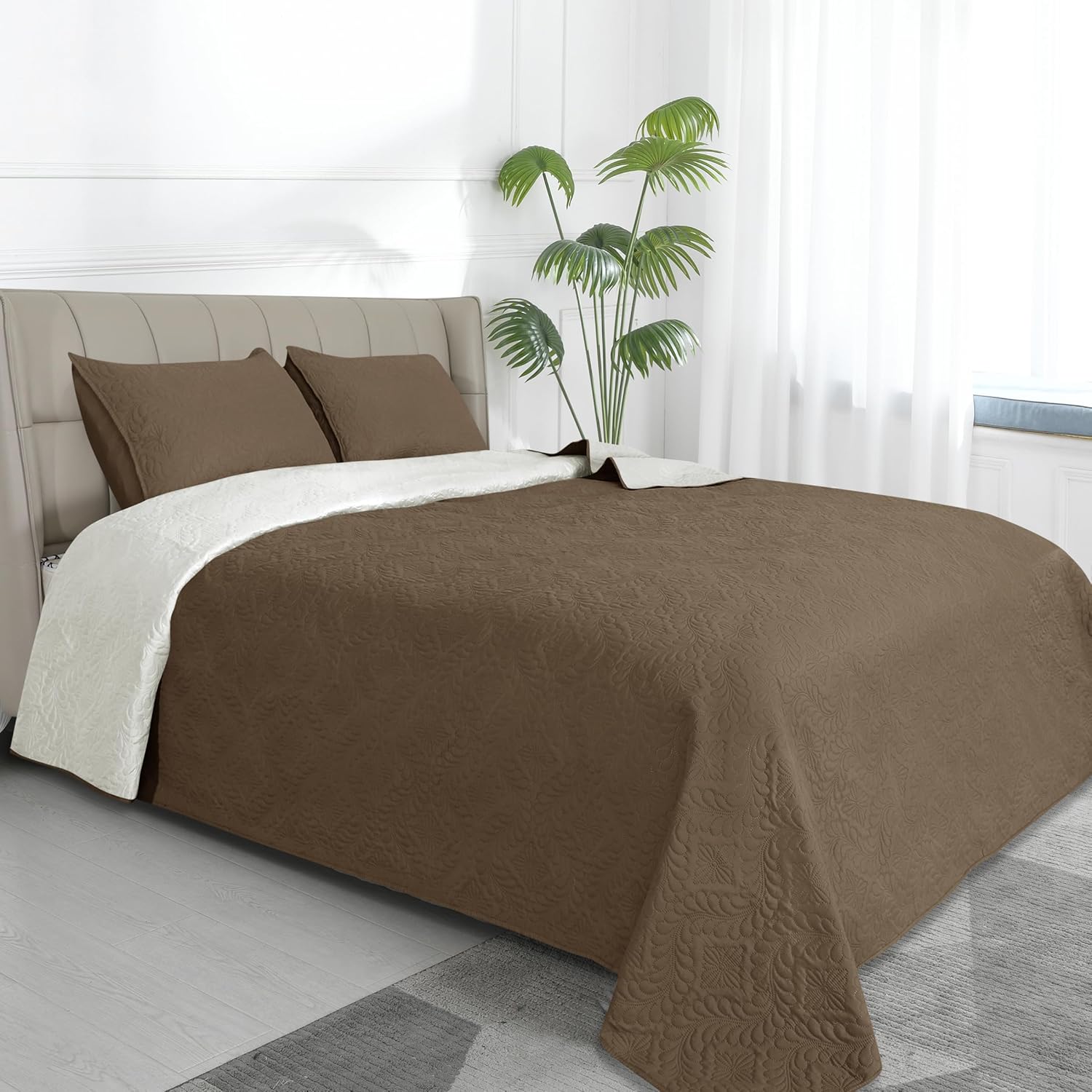 Easy-Going King Size Reversible Quilt Set for Elegant Bedrooms