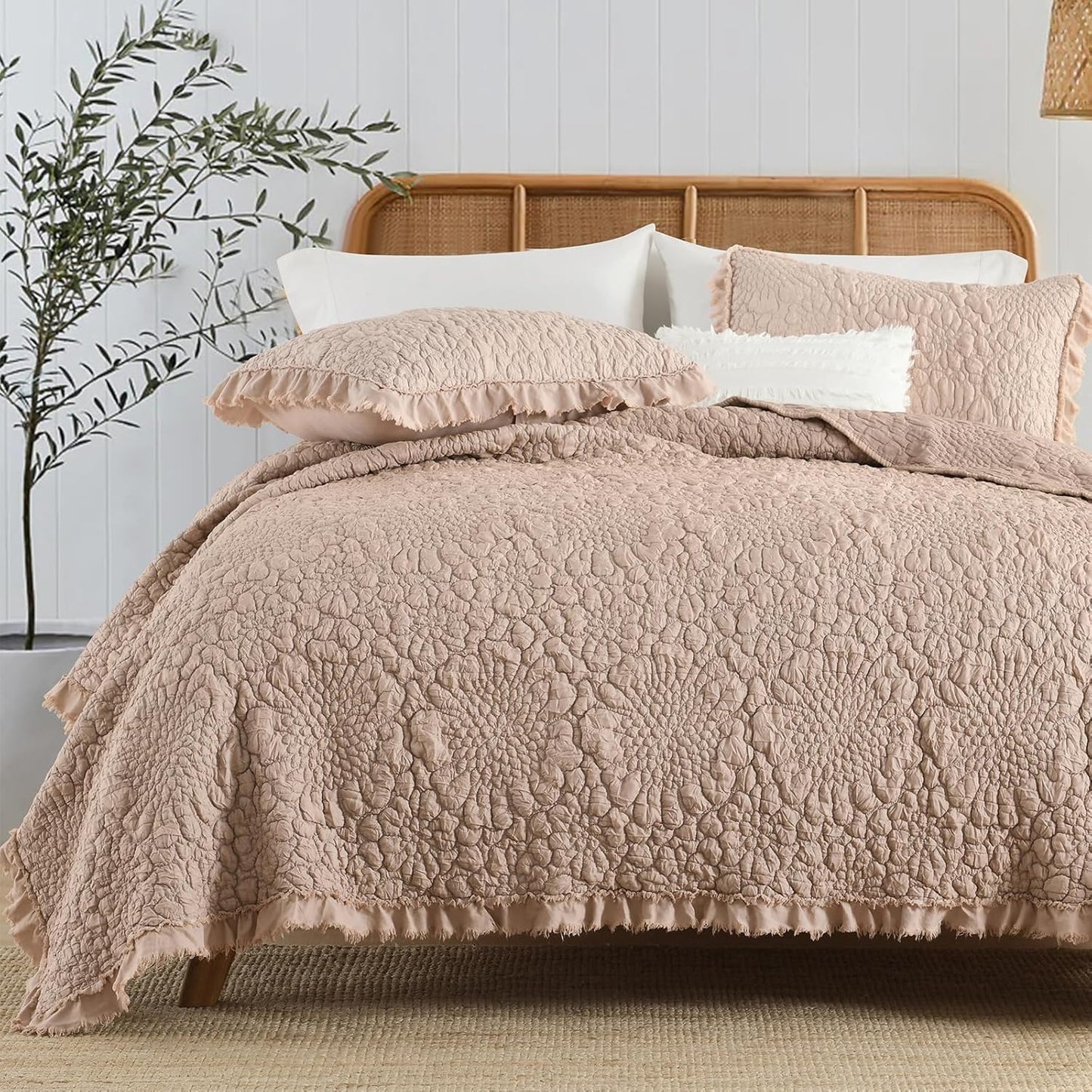 HORIMOTE HOME Pinkish Grey Ruffled Quilt King Size for All Seasons