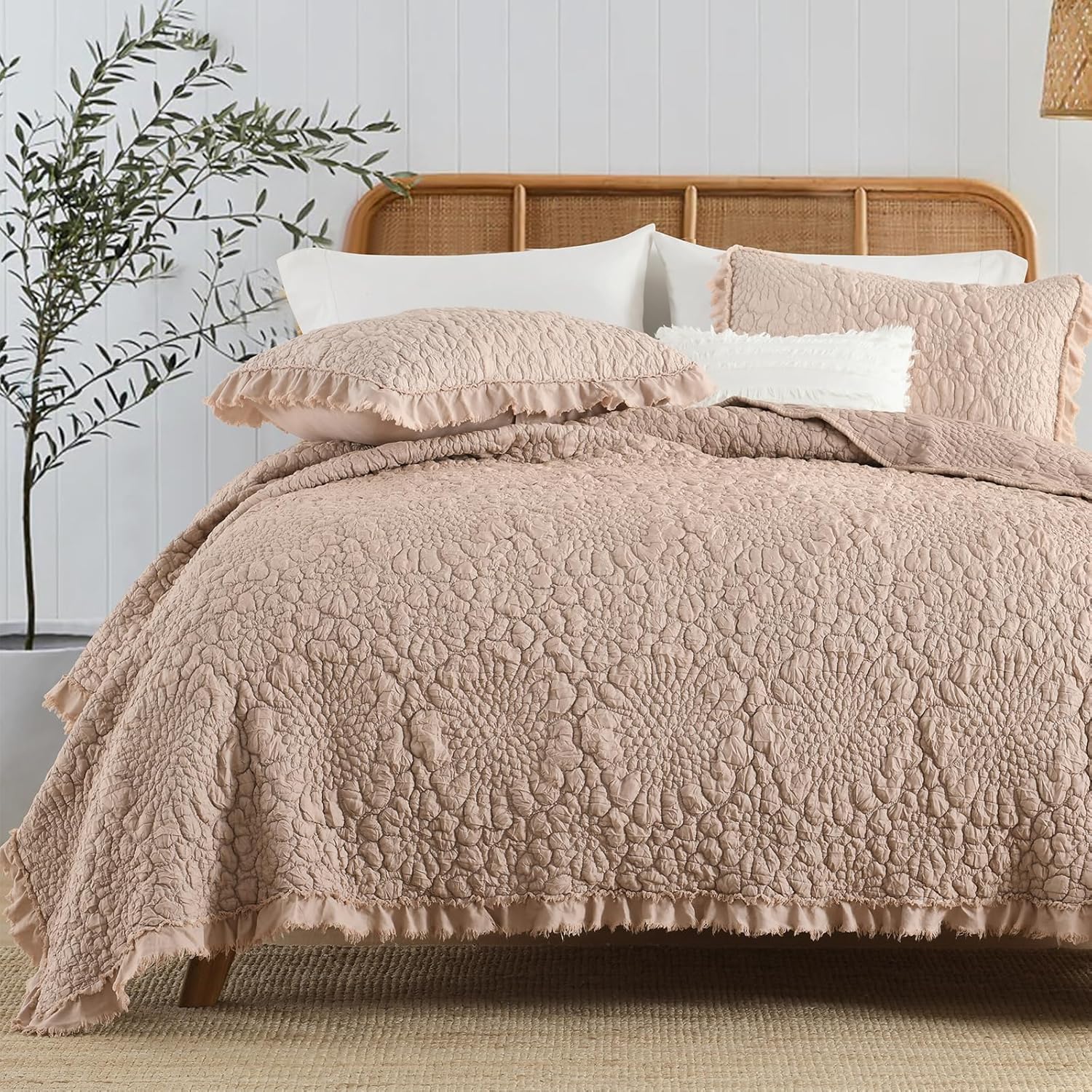 HORIMOTE HOME Pinkish Grey Ruffled Quilt King Size for All Seasons