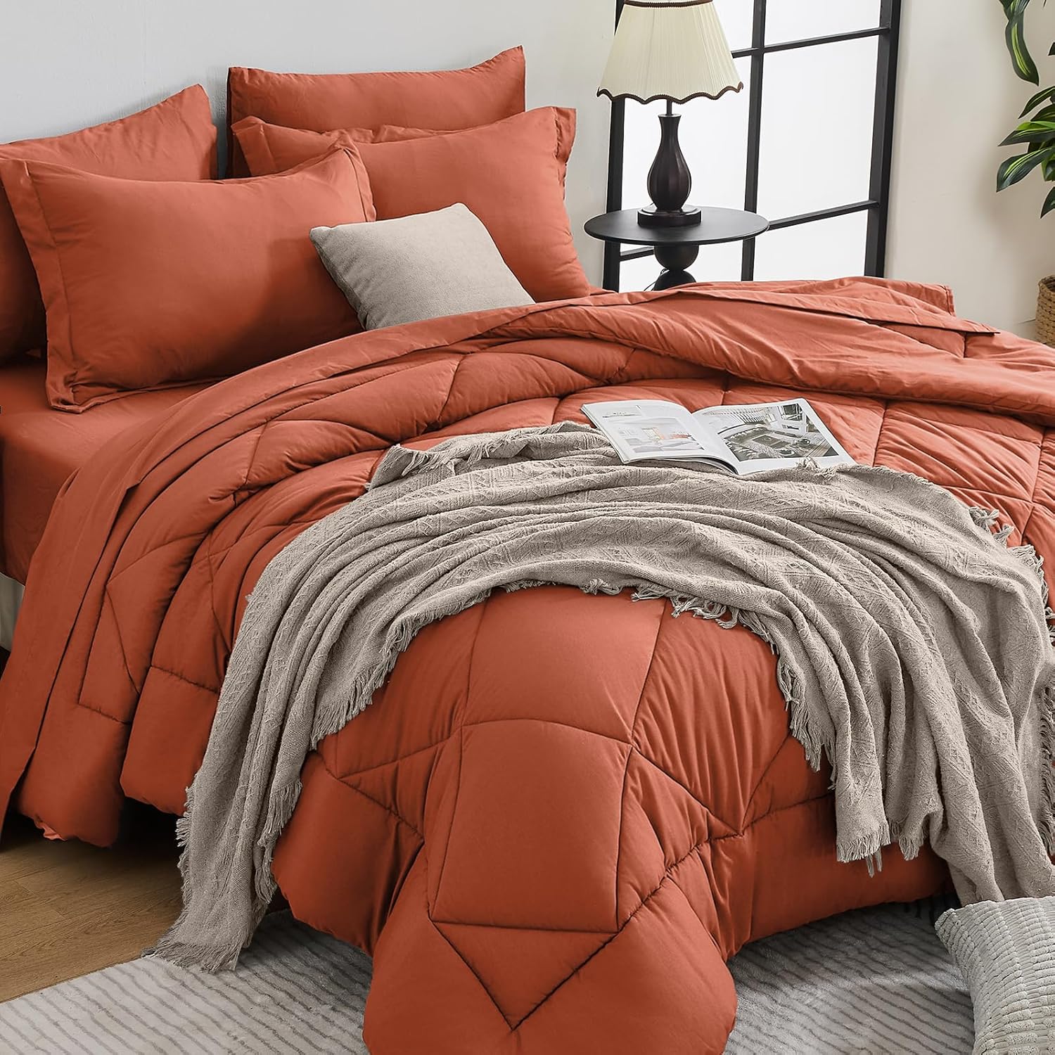 HEVUMYI Burnt Orange Queen Comforter Set - Luxurious Bedding