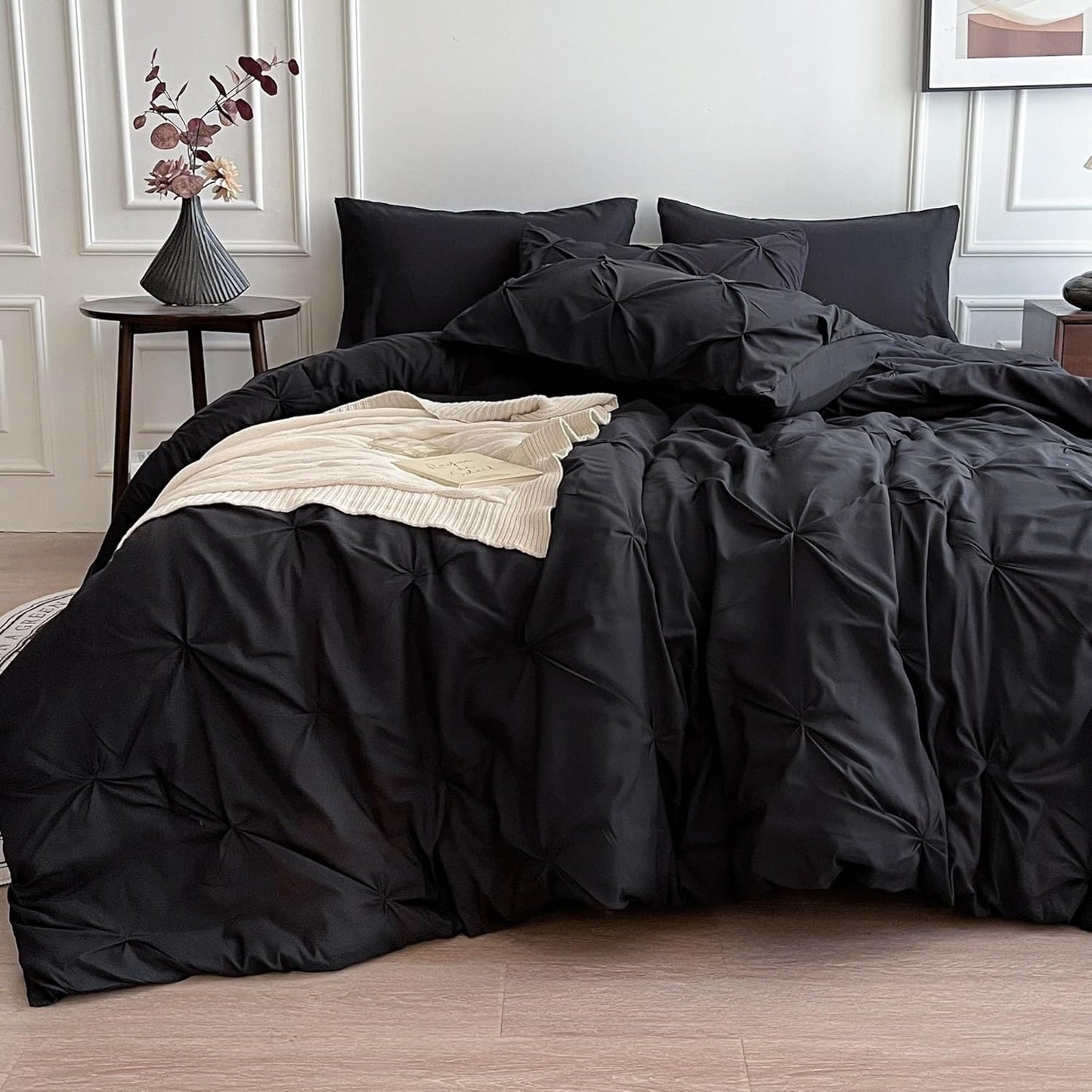 Maple&Stone Black Queen Comforter Set for Elegant Bedrooms