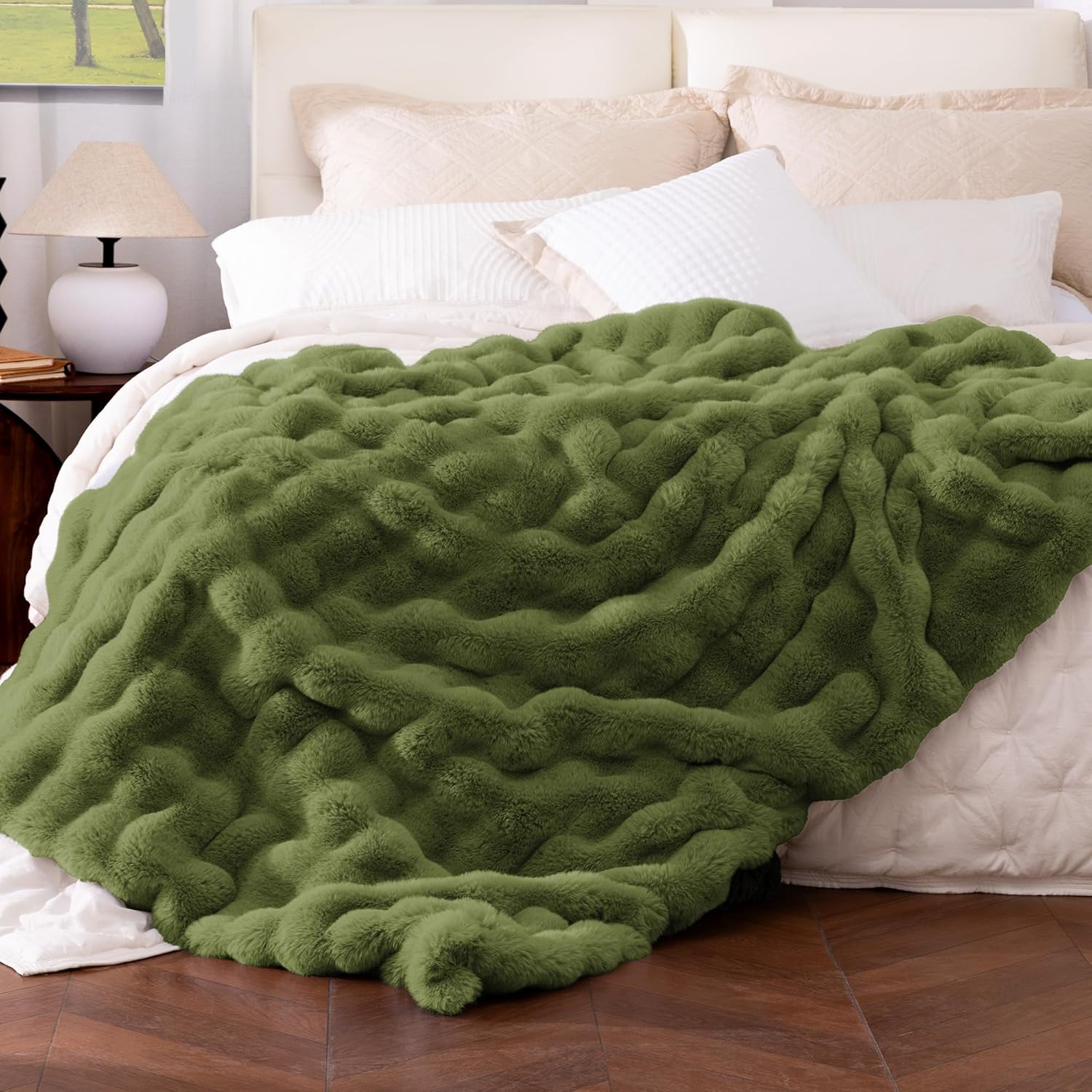 Ultra Soft Cozy Faux Fur Throw Blanket for Ultimate Comfort