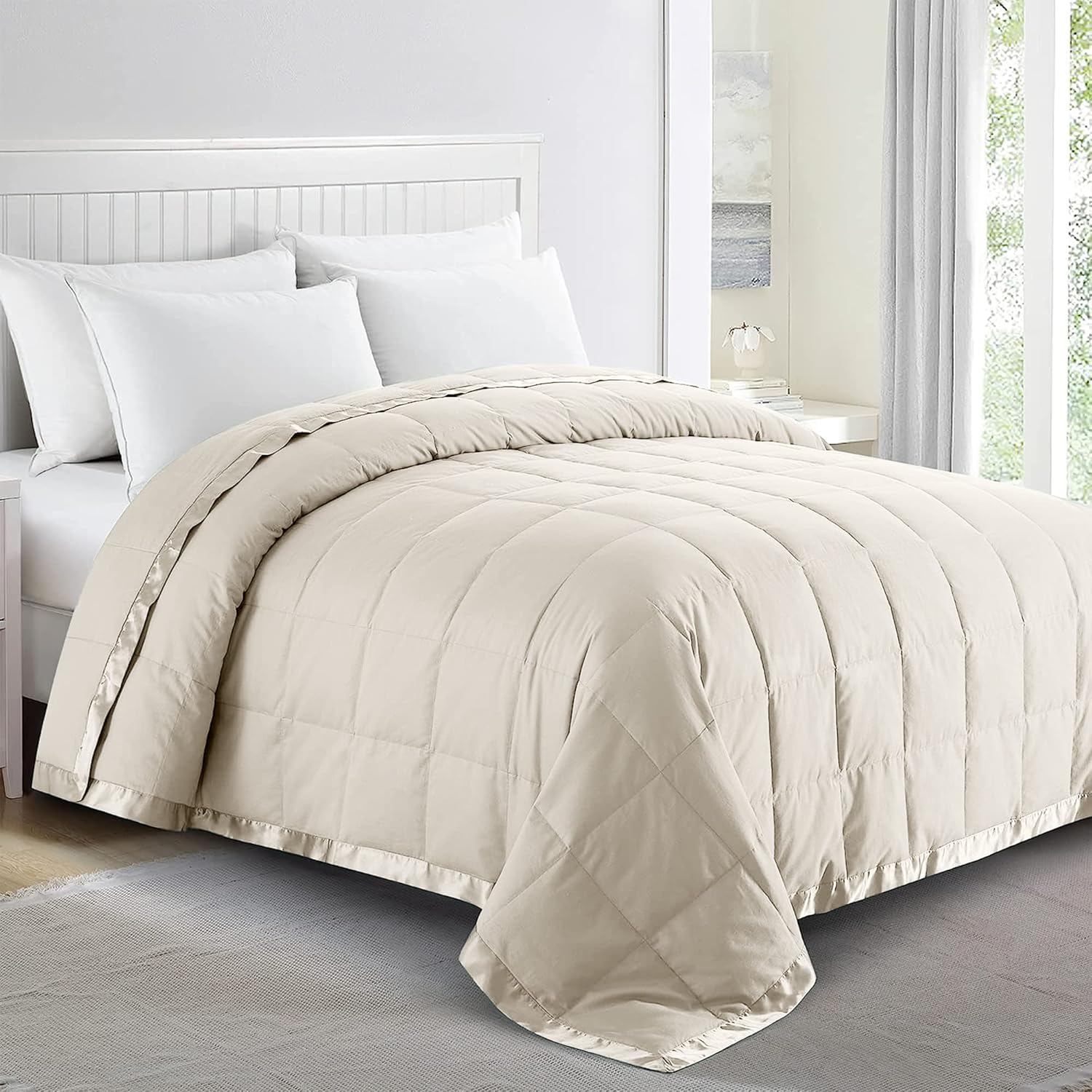 Soft Lightweight Down Blanket Queen Size for All Seasons