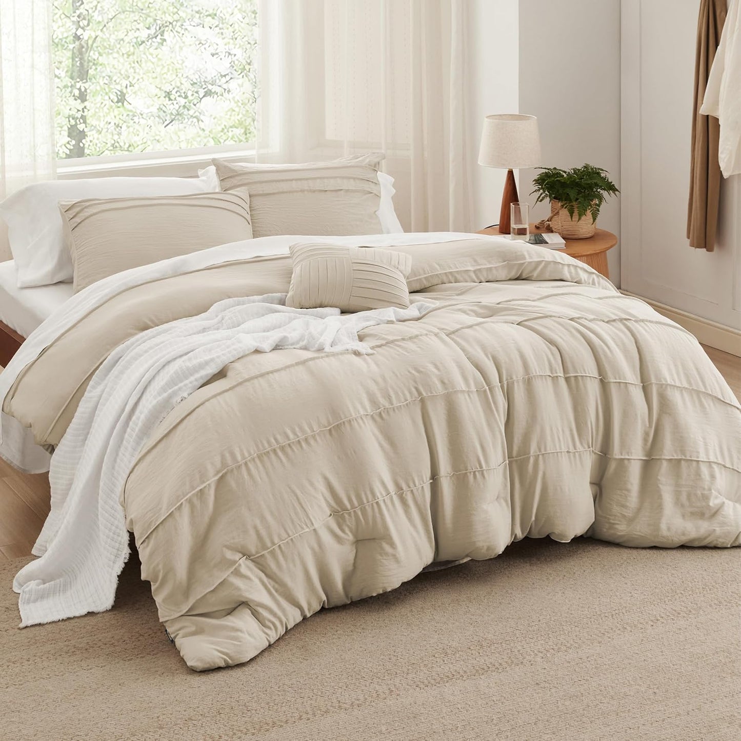 Bedsure King Comforter Set - Elegant Pinch Pleat Bedding