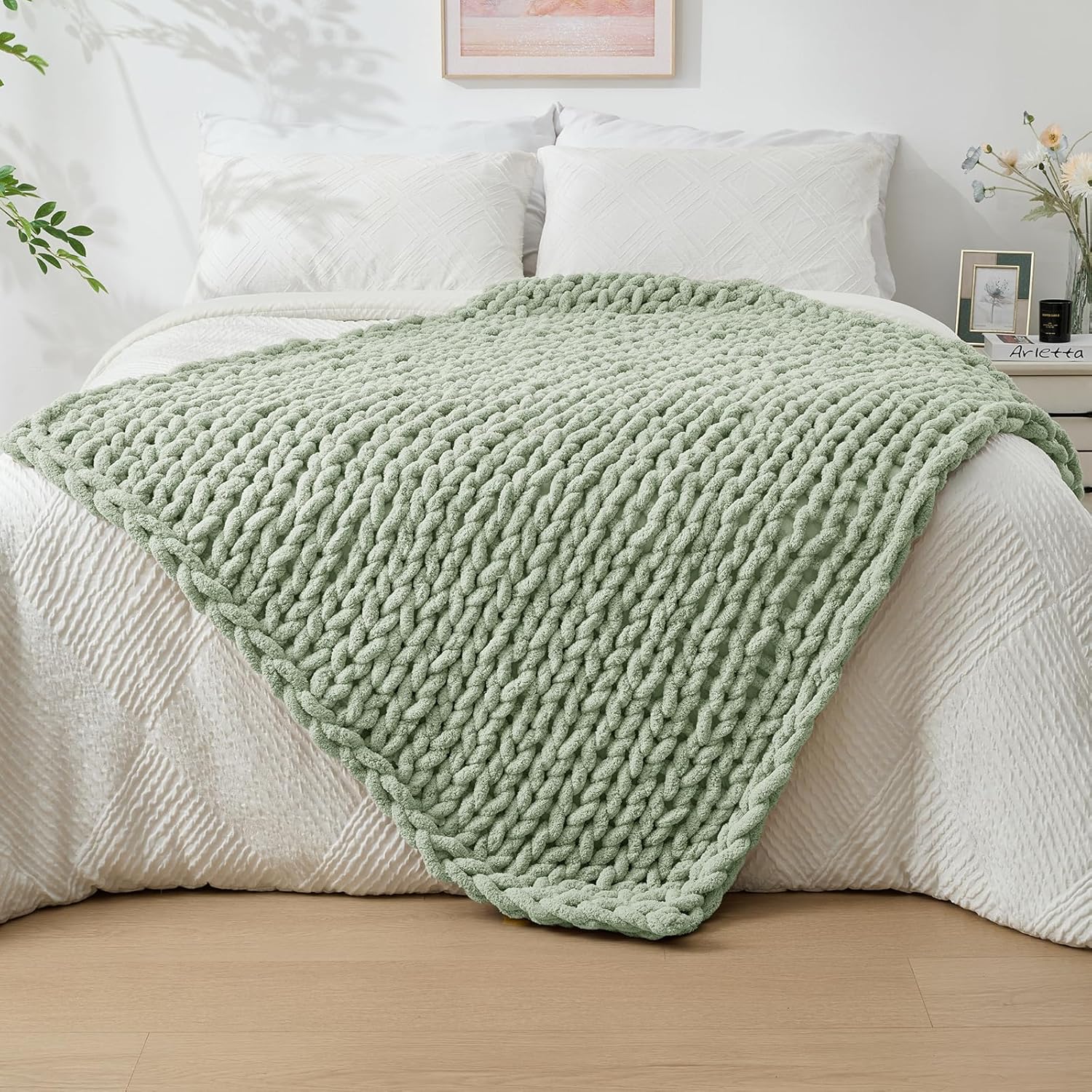 Chunky Knit Throw Blanket for Couch - Cozy Soft Chenille Yarn