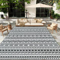 WILDROOTS 6x9 ft Black and White Outdoor Plastic Rug - Portable
