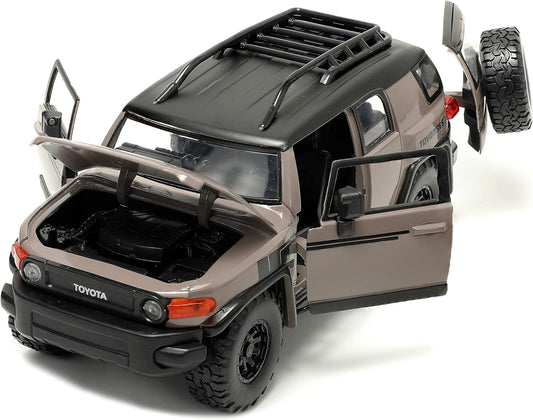1:24 Toyota FJ Cruiser Die-cast Car: Realistic Brown Toy