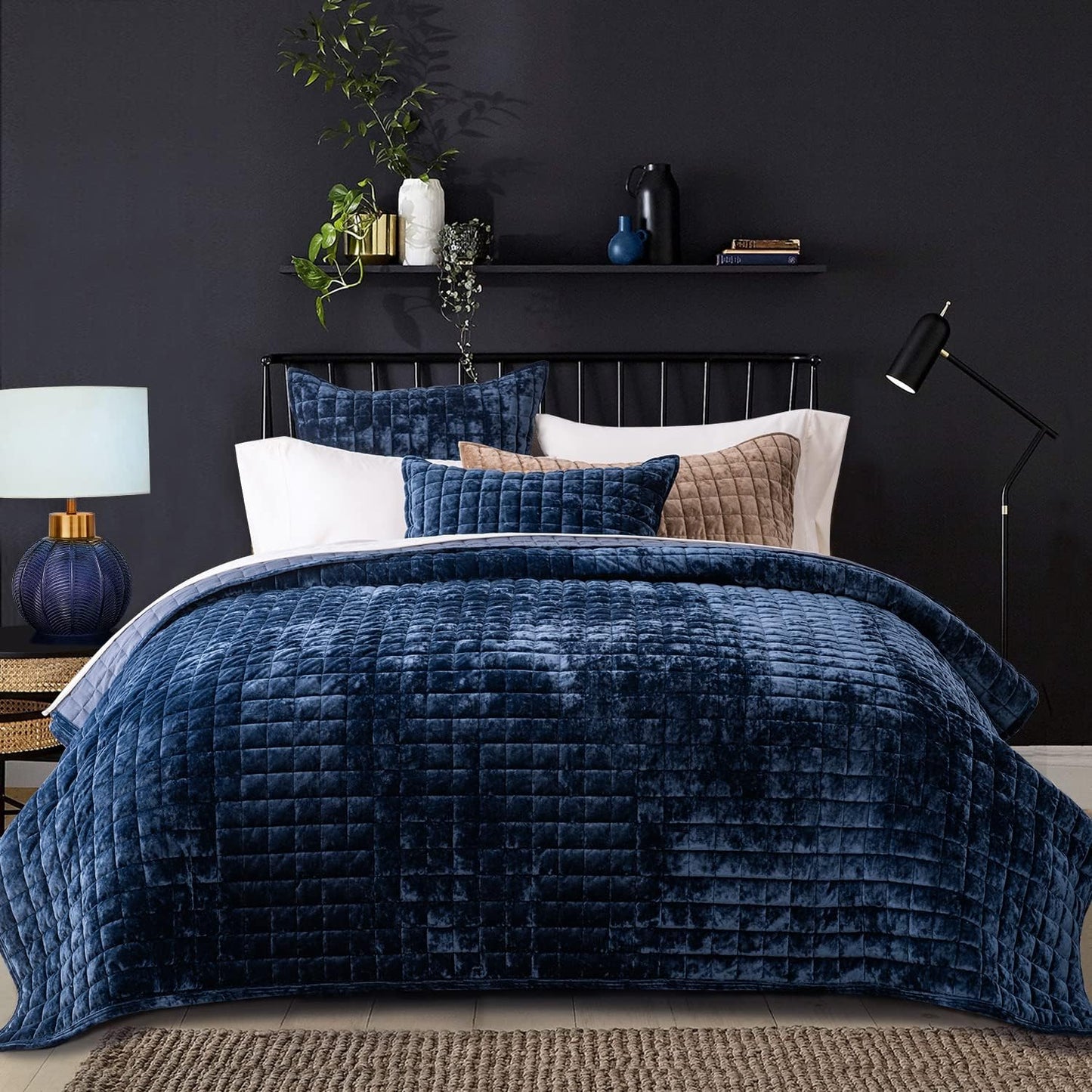 Luxury Velvet Quilt Set King Size for Elegant Bedroom Decor
