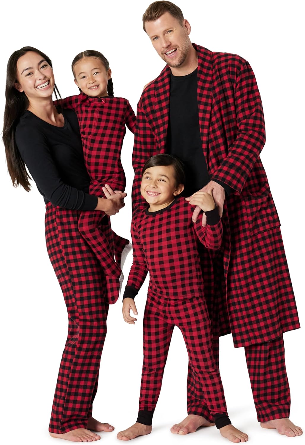 Matching Holiday Family Pajama Sets for Cozy Family Nights