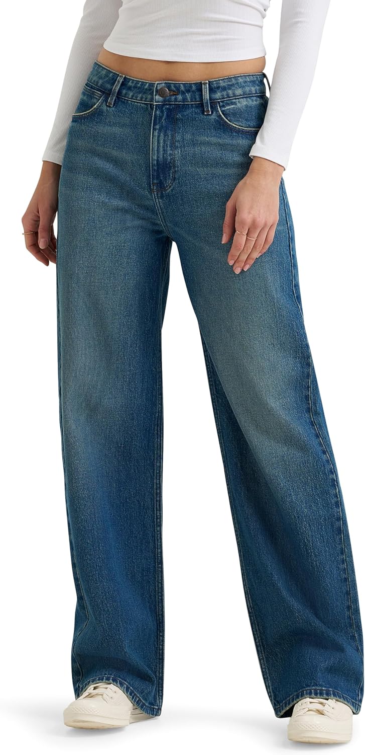 Wrangler Women's Mid Rise Loose Straight Jean for Comfort