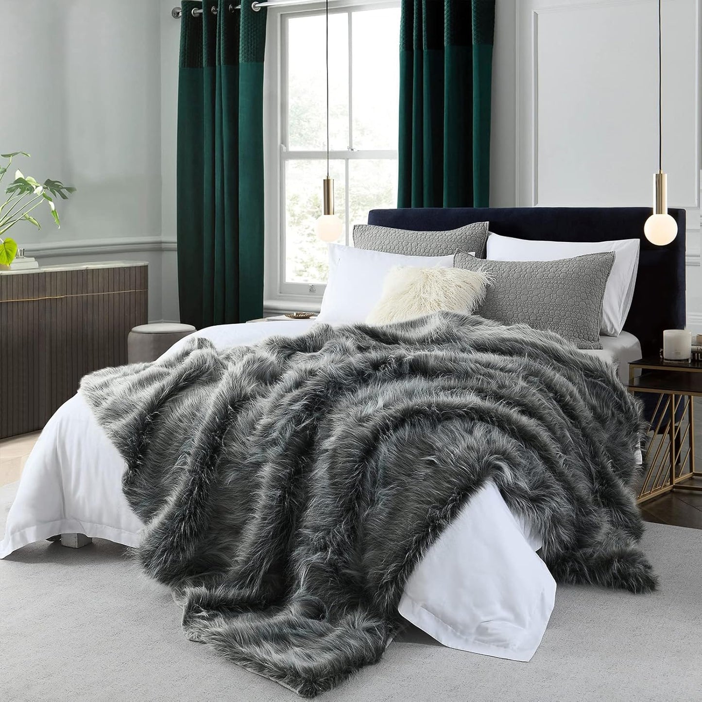 Luxury Faux Fur Blanket King Size for Cozy Warmth and Elegance