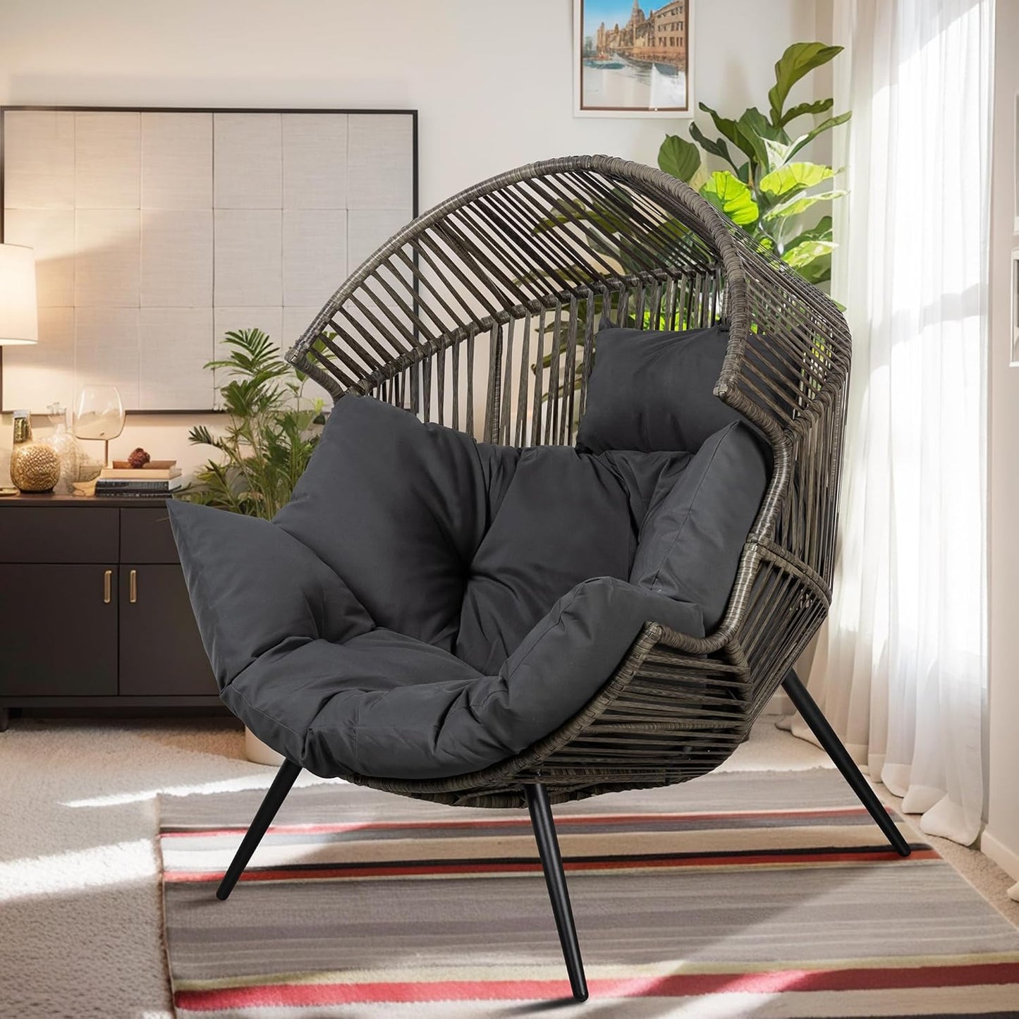 Vongrasig Outdoor Wicker Egg Chair for Cozy Patio Lounging