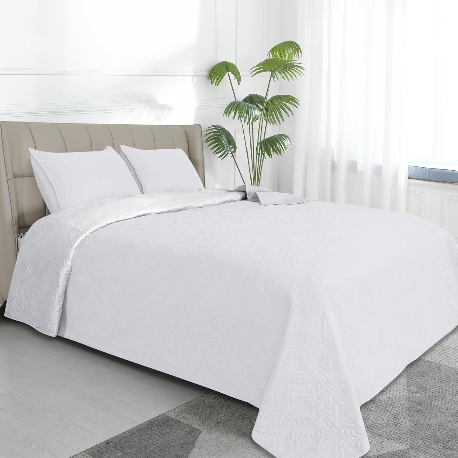 Easy-Going Full/Queen Size Reversible Quilt Set for Comfort