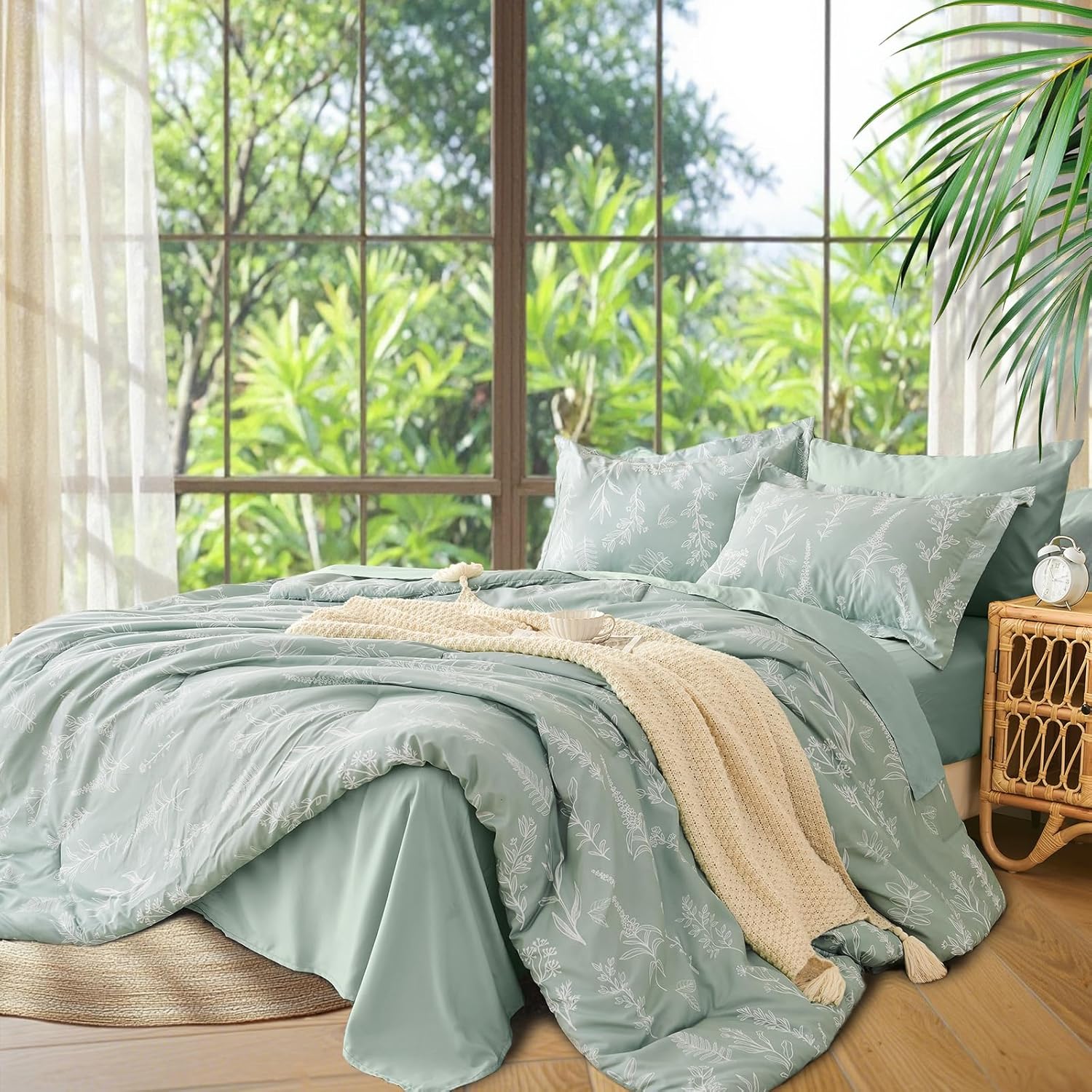 MUXHOMO California King Comforter Set with Elegant Floral Design