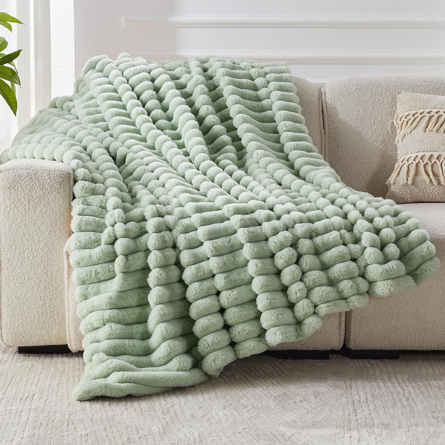 Faux Fur Throw Blanket for Couch by SLIVERY&CHAVALIER