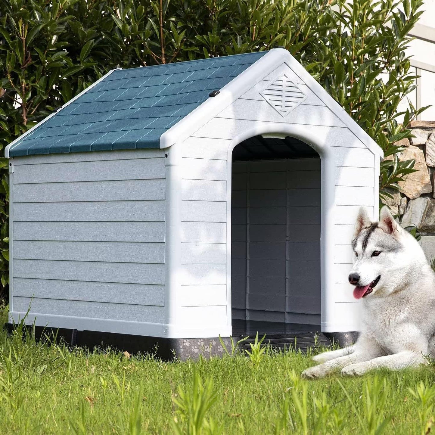 Durable Waterproof Plastic Dog House for Small Medium Dogs