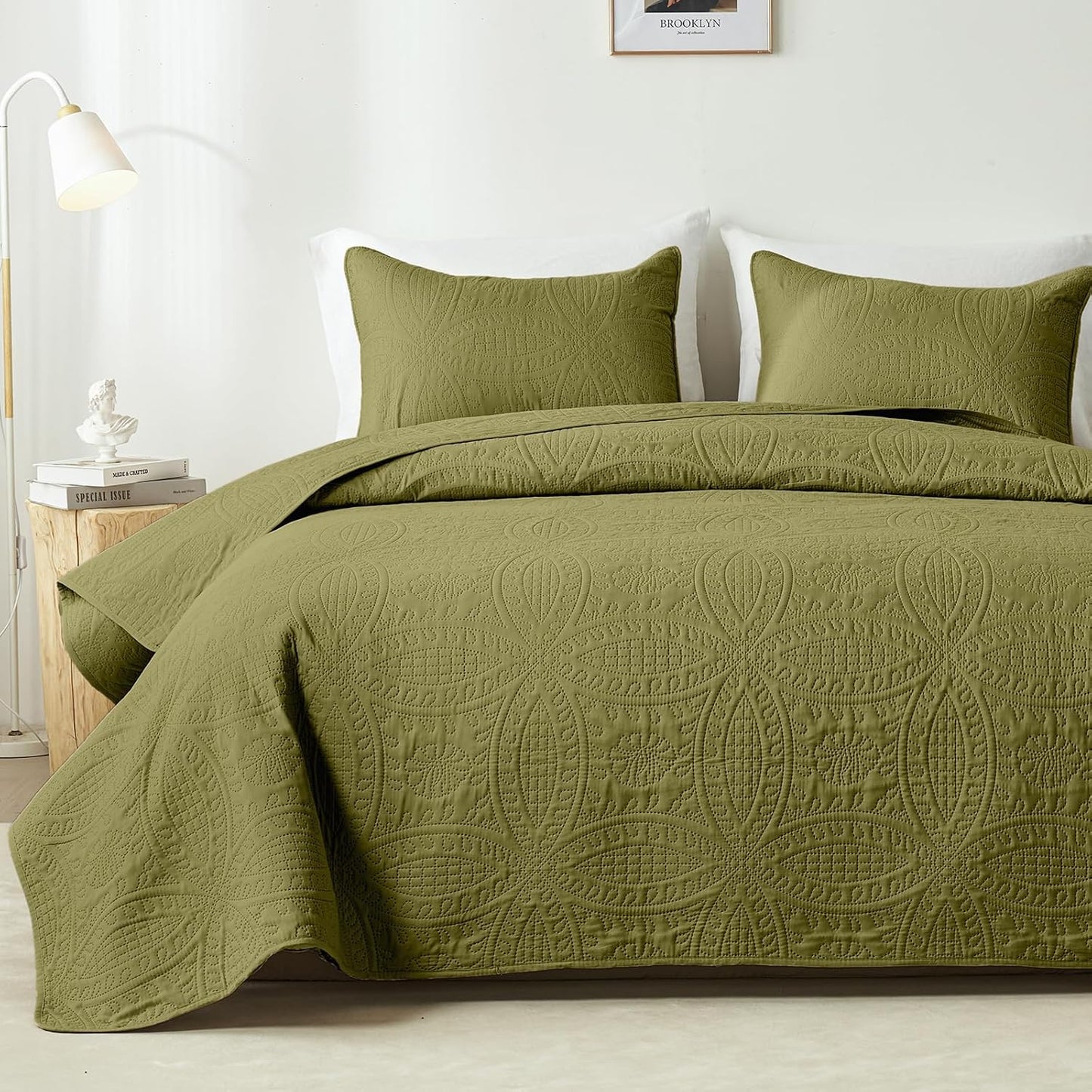 Akkialla Full/Queen Quilt Set in Olive Green for All Seasons