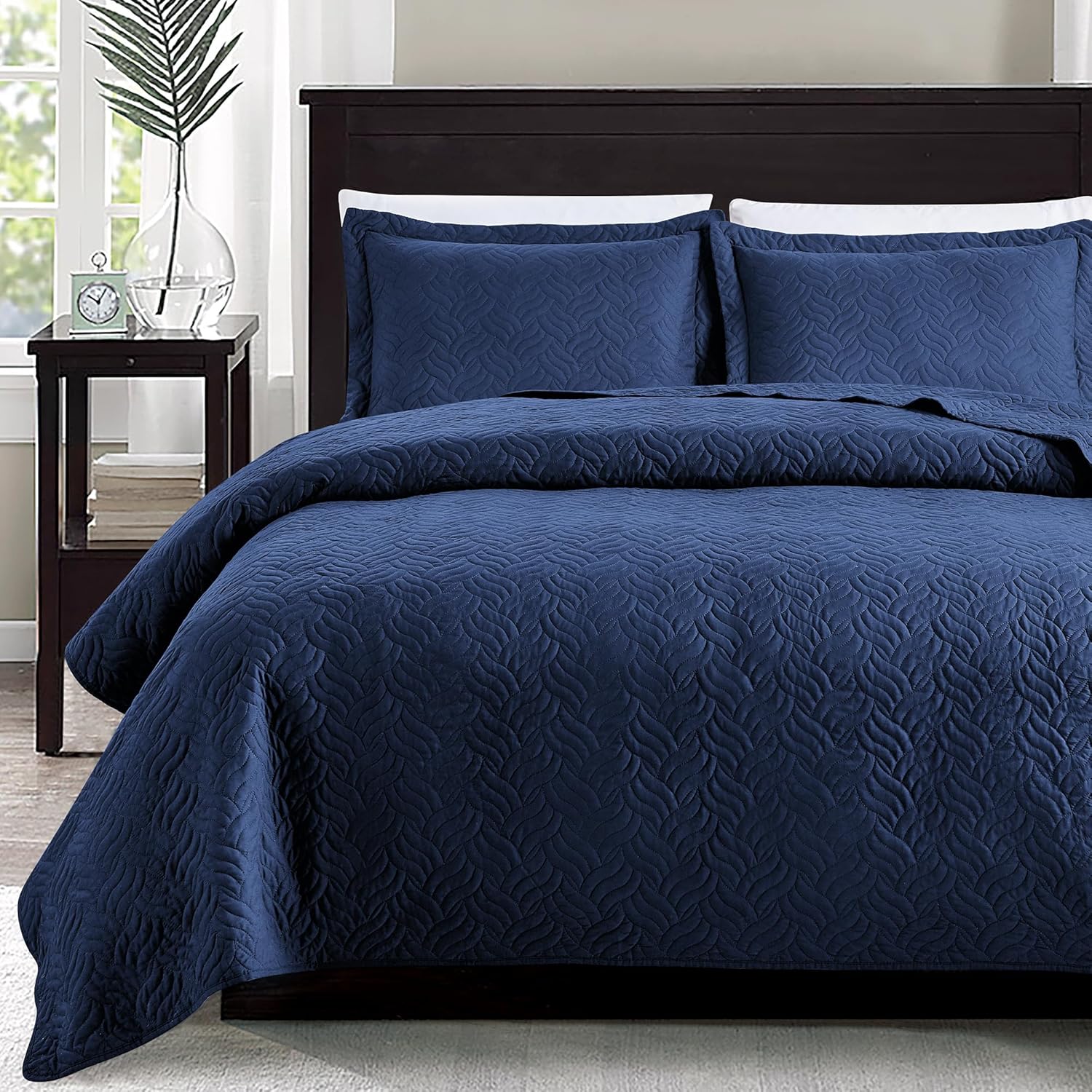 Love's Cabin King Size Quilt Set - Navy Blue Lightweight Comforter