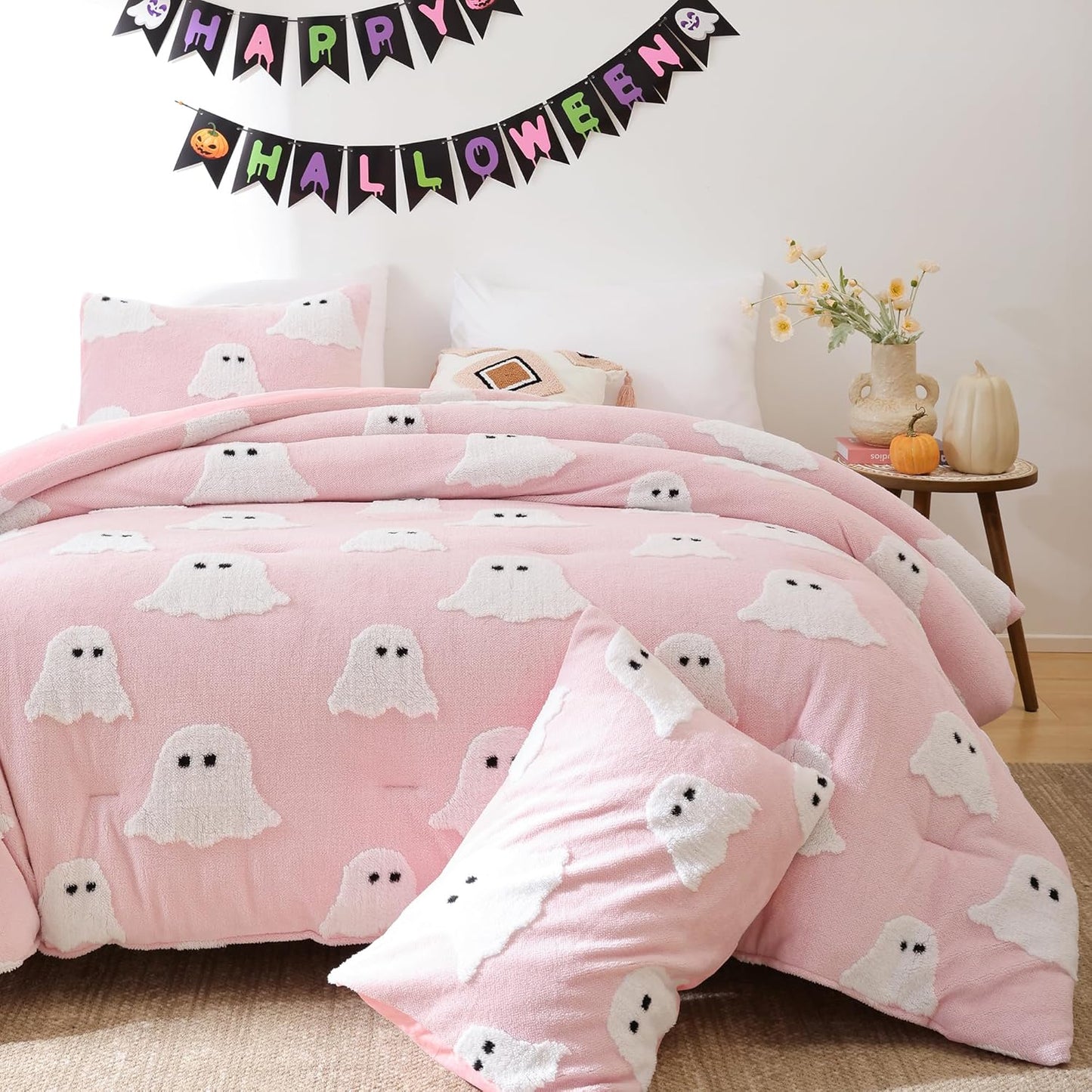 Smoofy Full Size Comforter Set with Ghost Design for Halloween