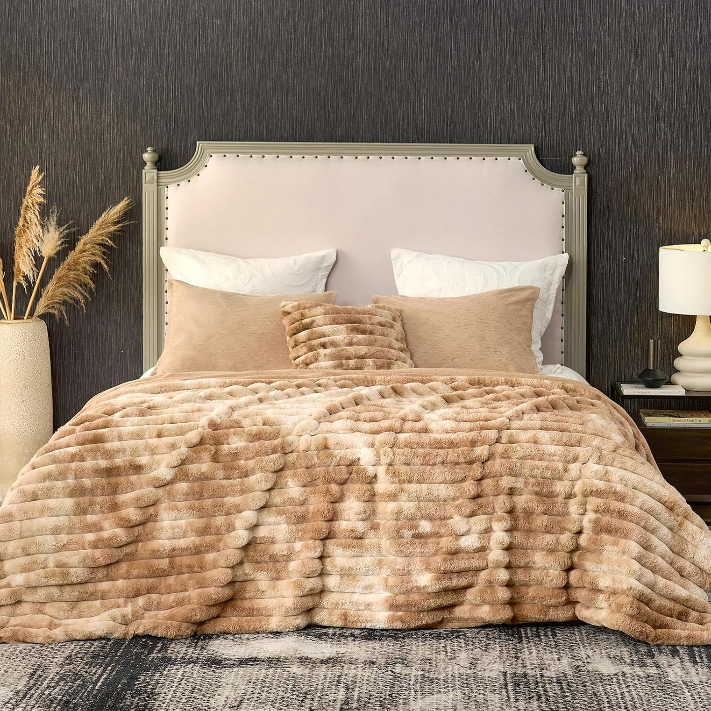 Cozy Bliss Faux Fur Throw Blanket for Ultimate Comfort and Style