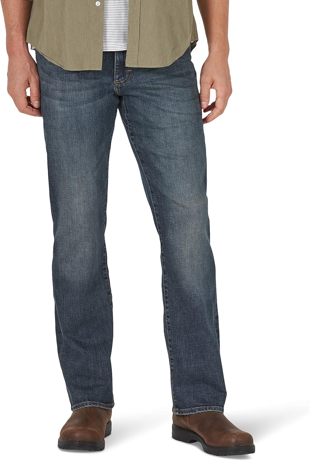 Lee Men's Extreme Motion Regular Boot Jean for Comfort and Style