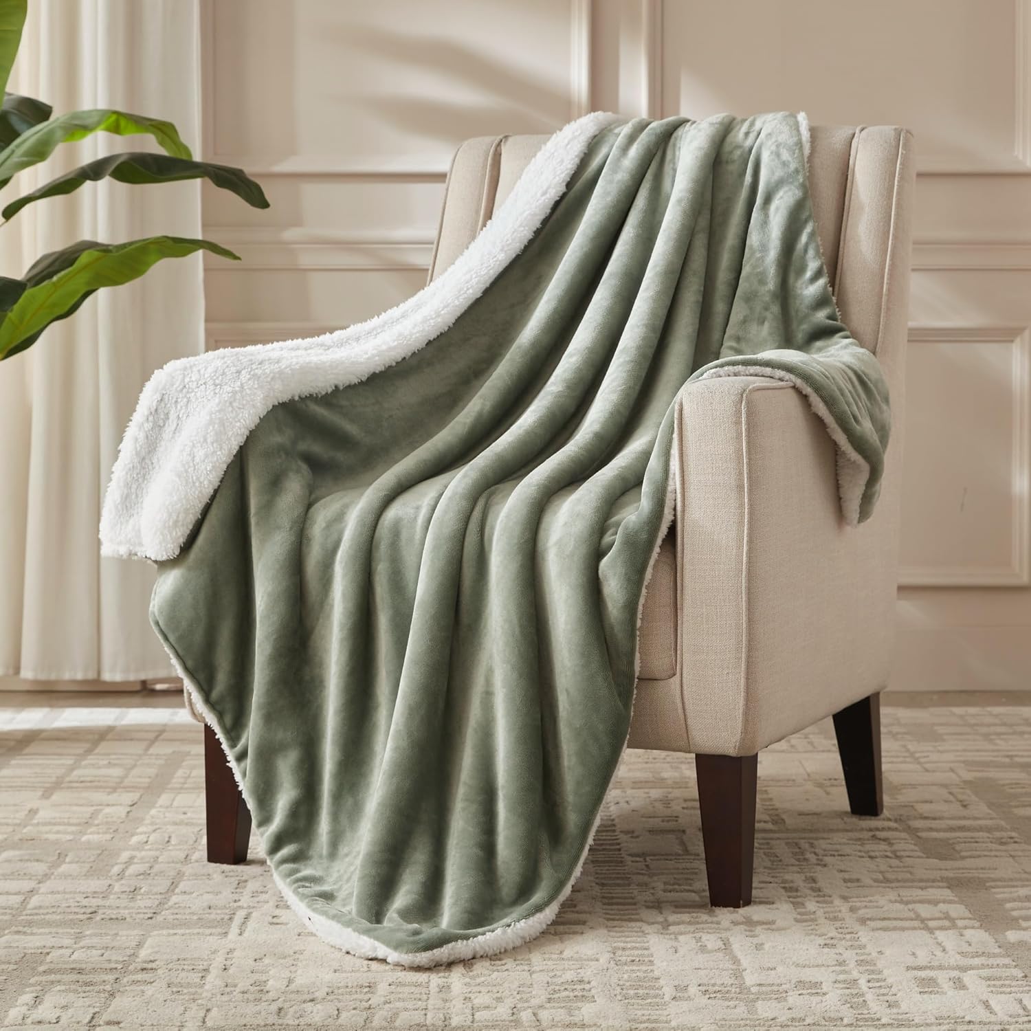 Electric Heated Blanket Throw, Soft Flannel & Sherpa Comfort