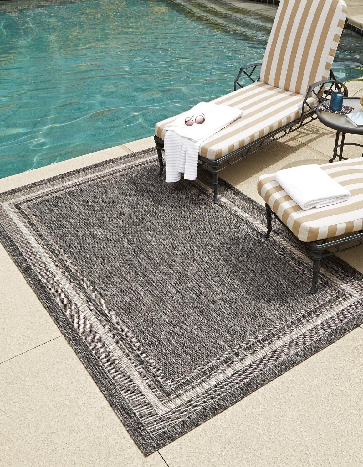 Unique Loom Outdoor Border Collection Area Rug - Elegant Design