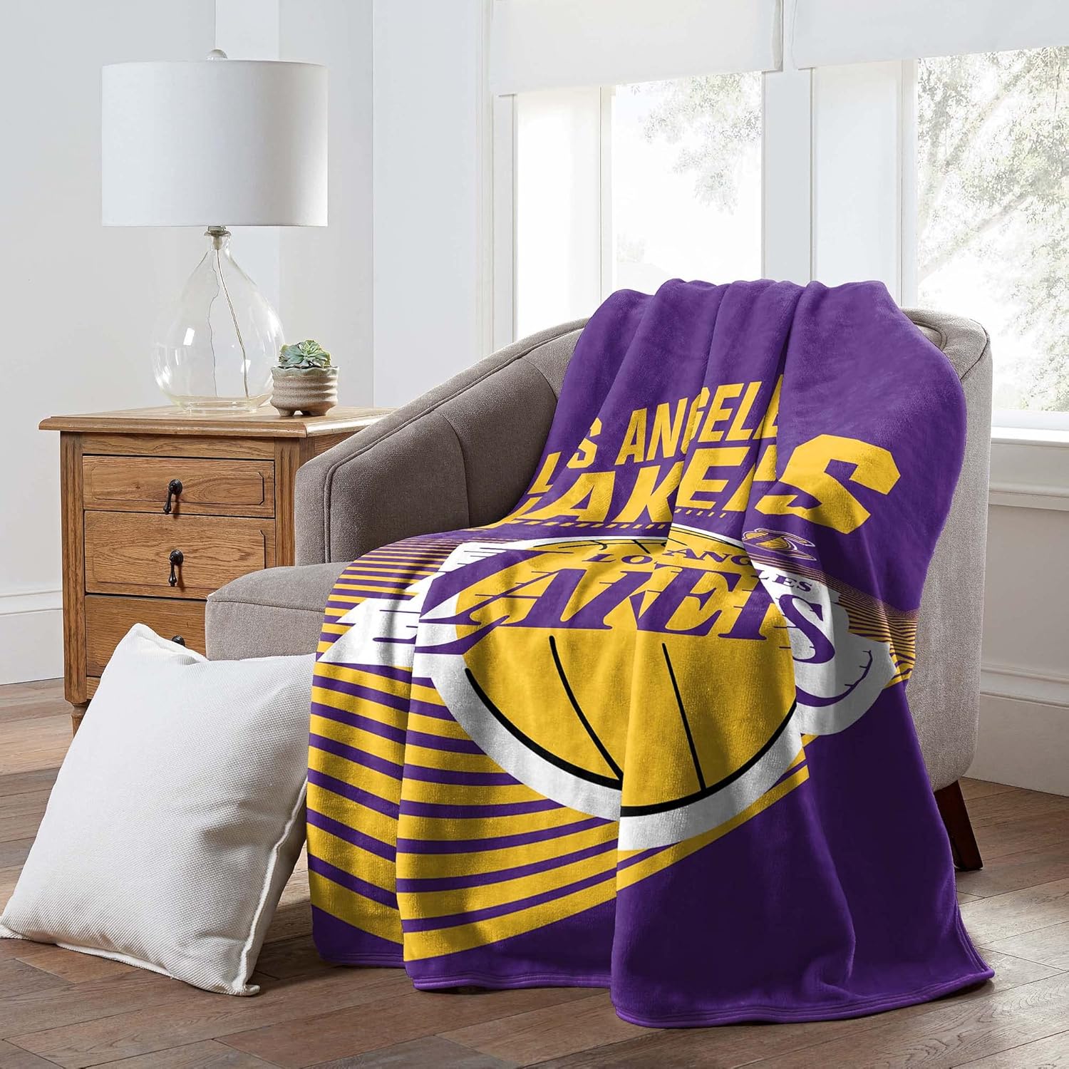 Los Angeles Lakers NBA 6080 Raschel Blanket for Cozy Fans