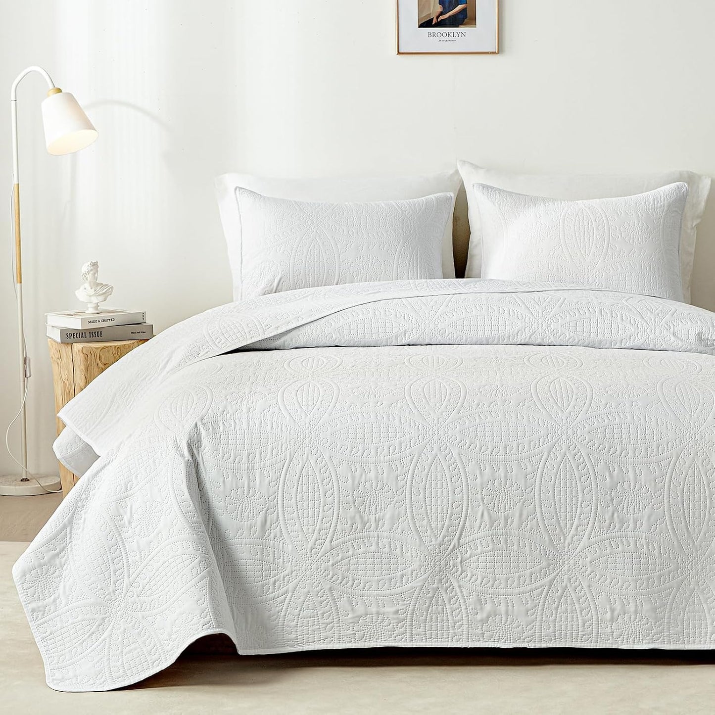 Akkialla King Quilt Bedding Set - Lightweight Modern Bedspread