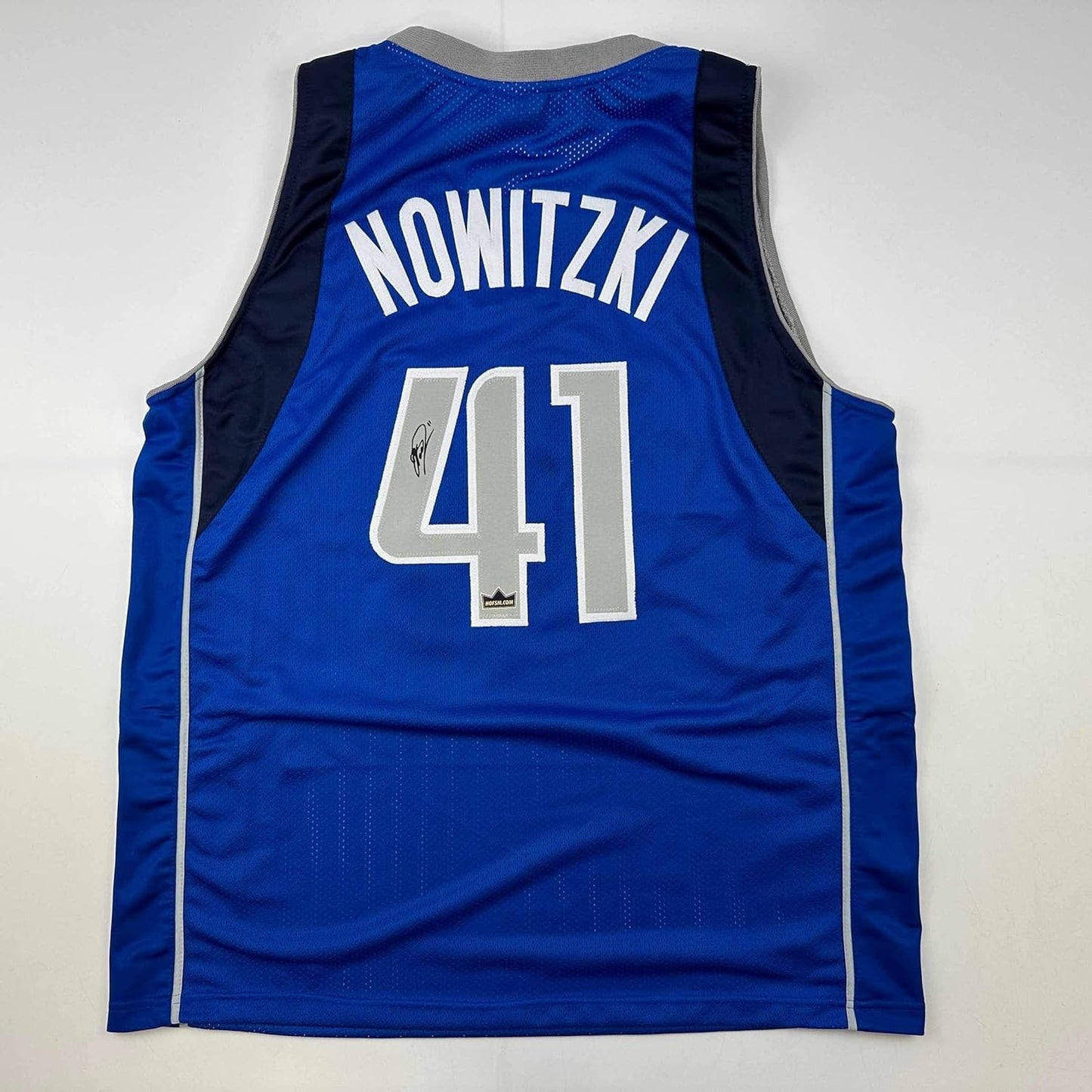 Facsimile Autographed Dirk Nowitzki Jersey for Sports Fans