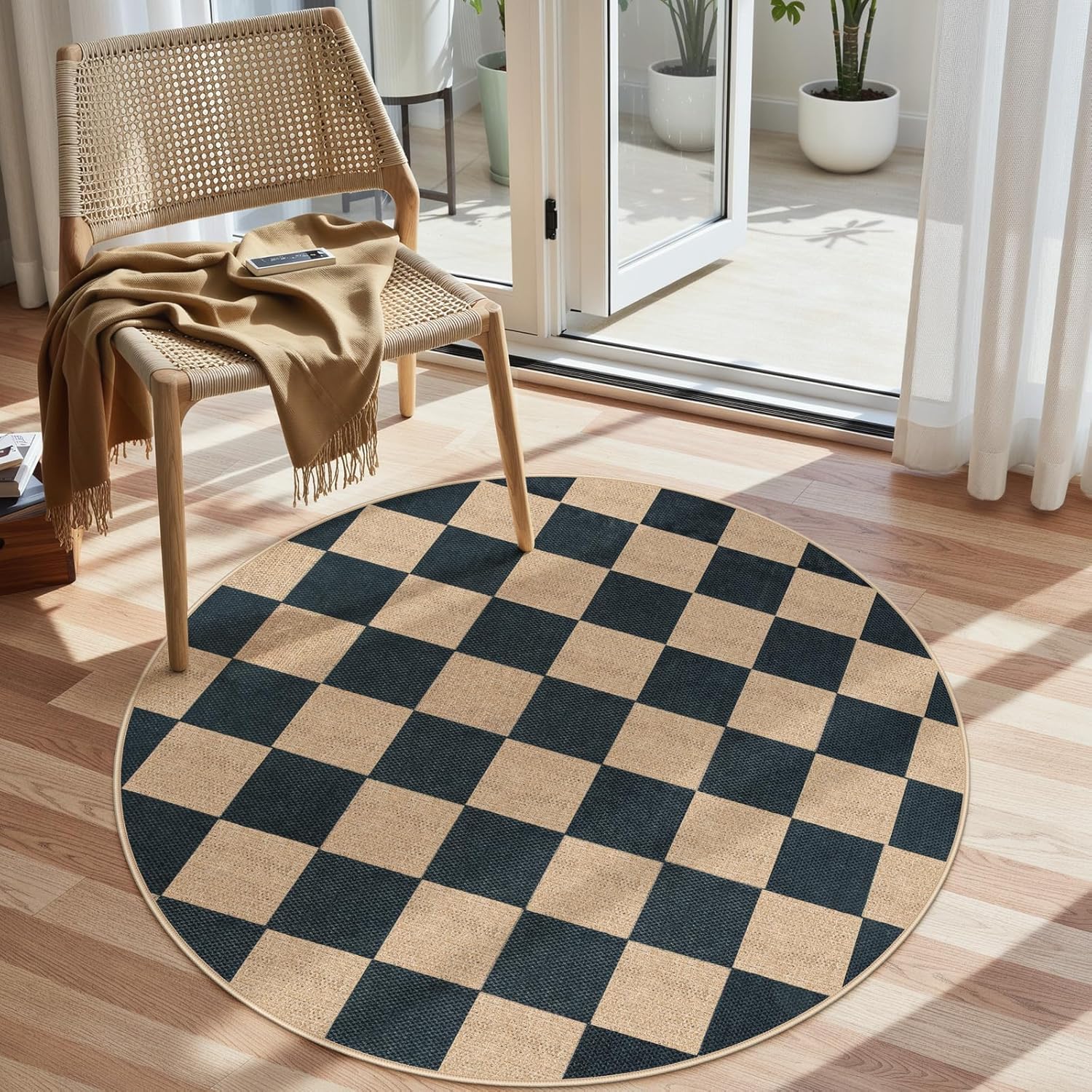 Lahome Checkered 4 ft Easy Jute Round Rug for Indoor Outdoor