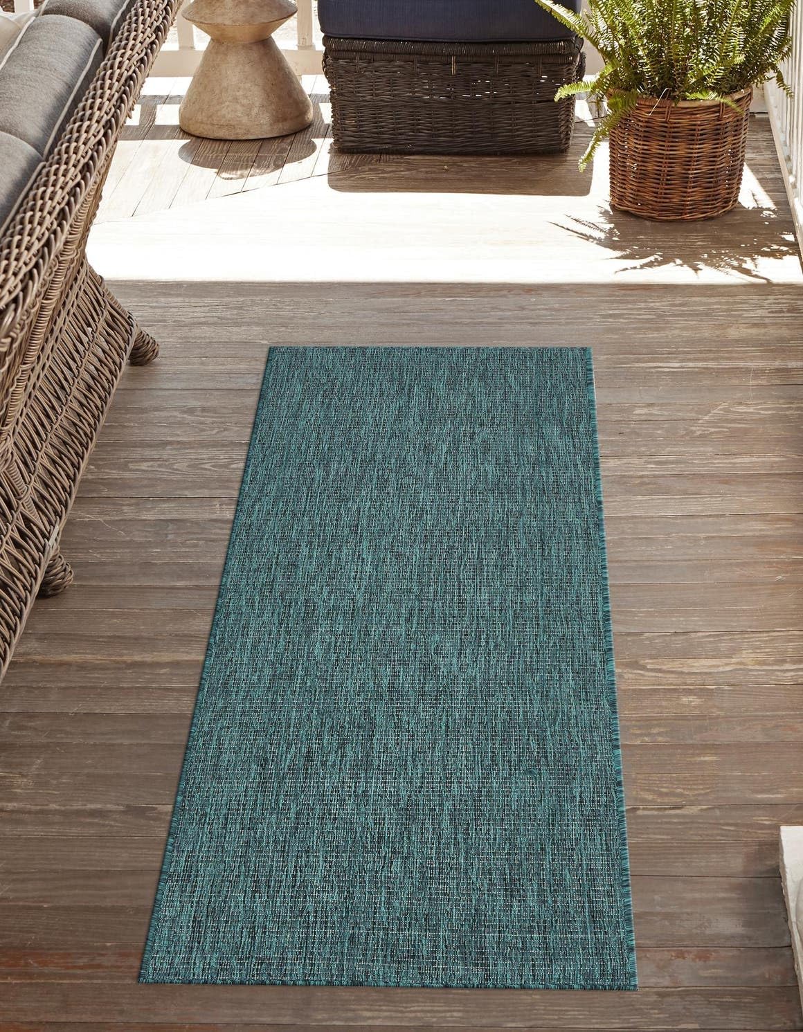 Unique Loom Outdoor Solid Collection Area Rug in Teal/Navy Blue