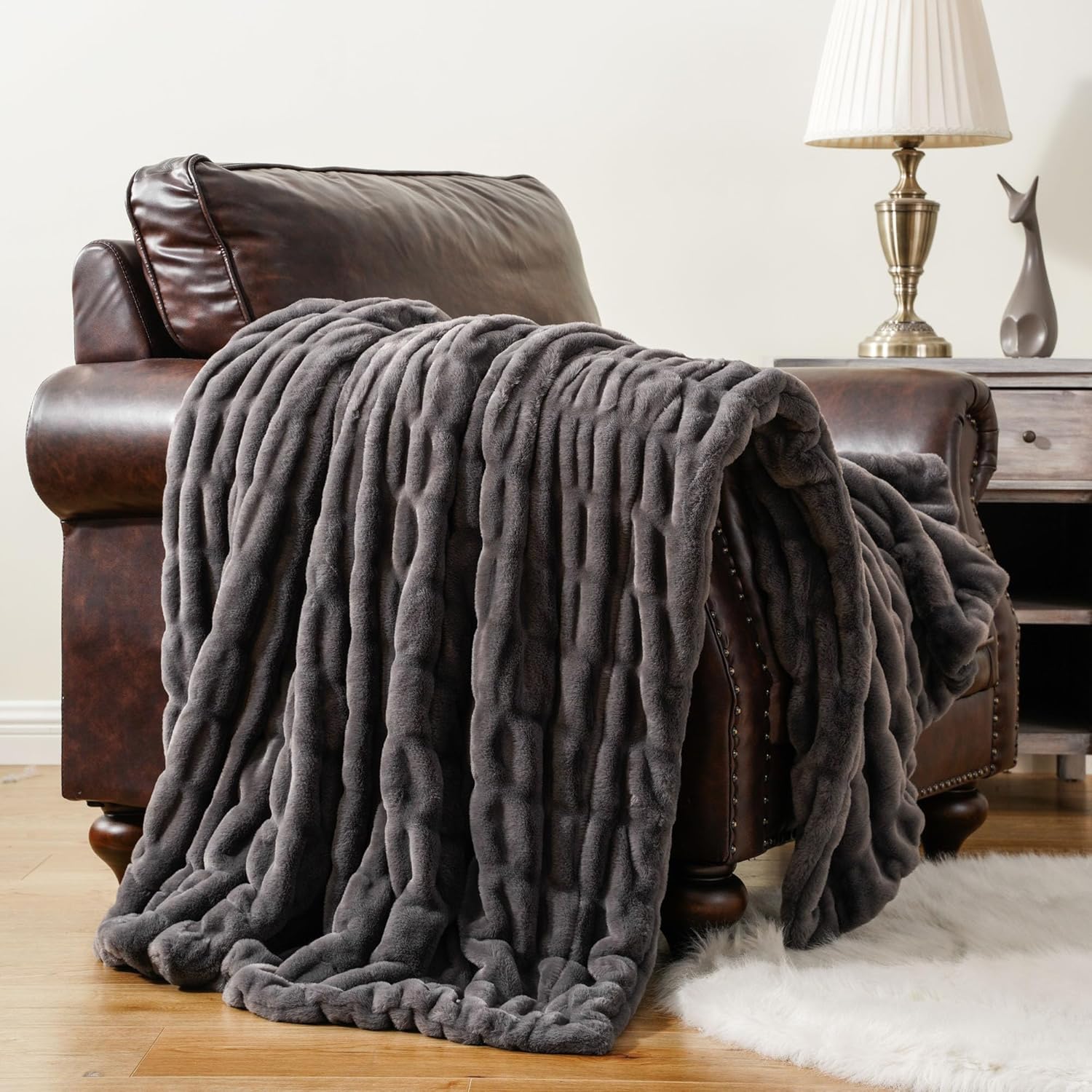 Luxury Faux Fur Blanket for Couch - Super Soft Throw Blanket