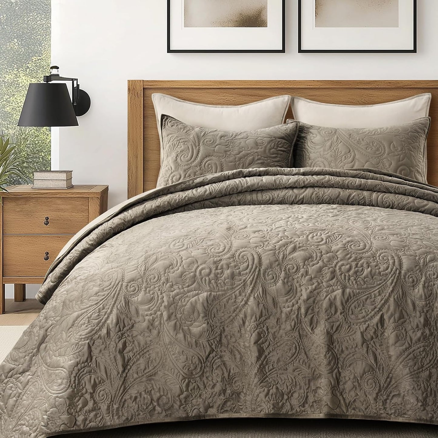 Luxury Pearl Velvet Quilt Set King Size for Elegant Bedrooms
