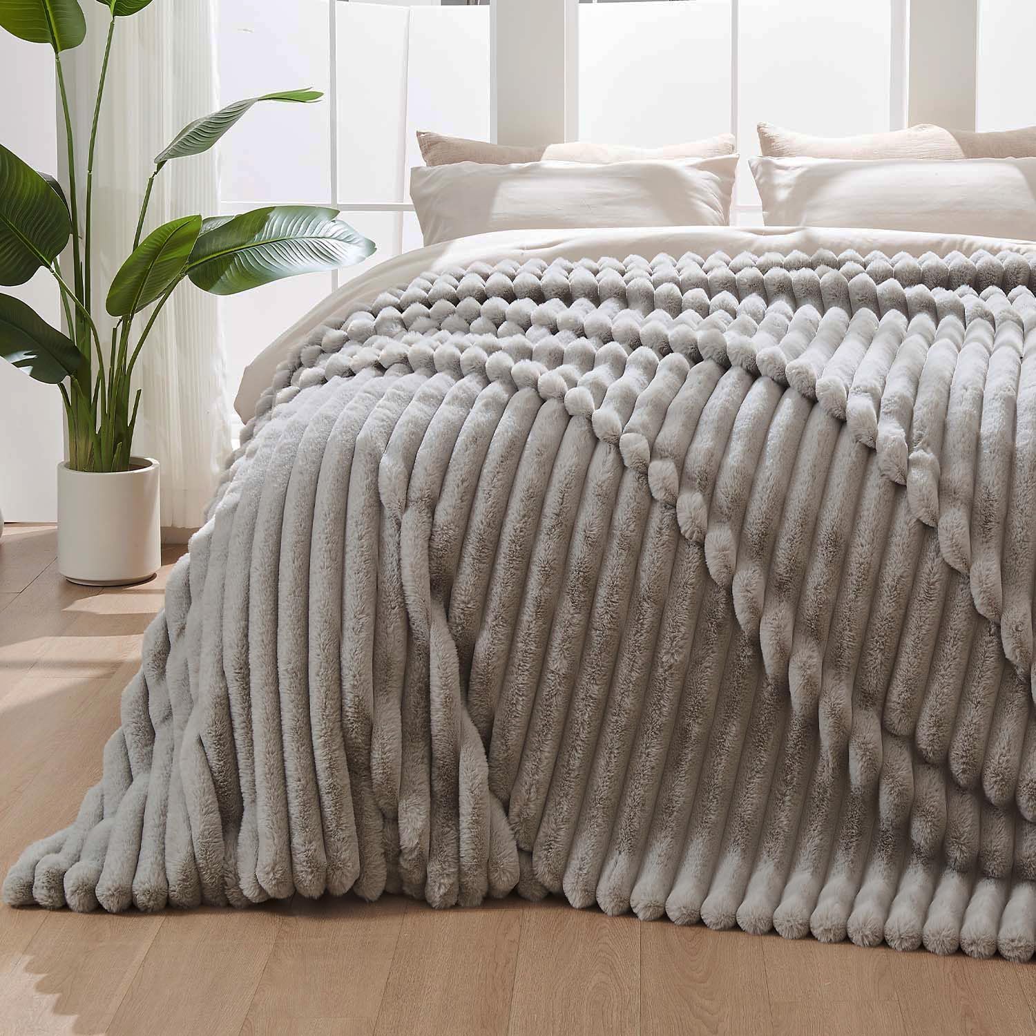 Lotus Karen Blanket for Bed Queen Size - Cozy Soft Fuzzy