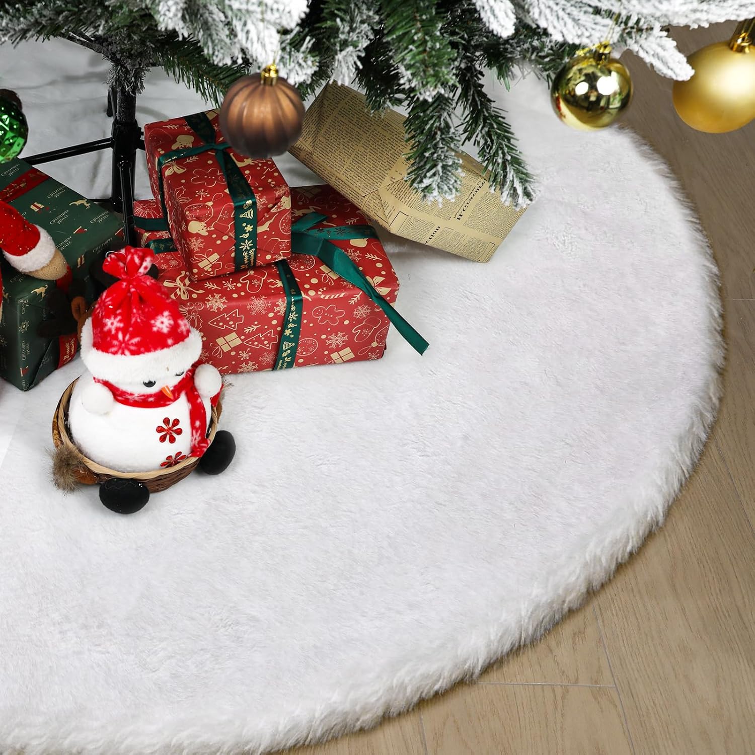 72 Inch Faux Fur Christmas Tree Skirt for Elegant Holiday Decor