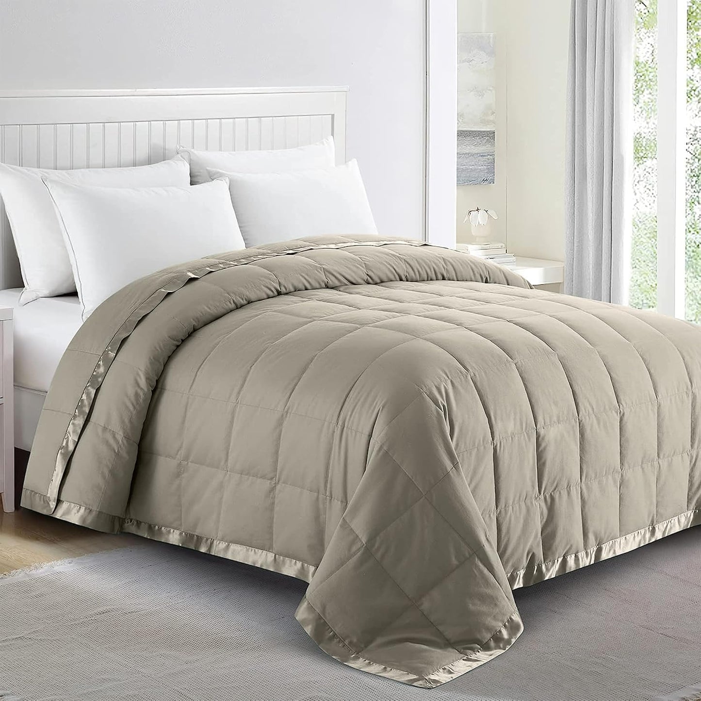 Soft Lightweight Down Blanket Queen Size for All Seasons