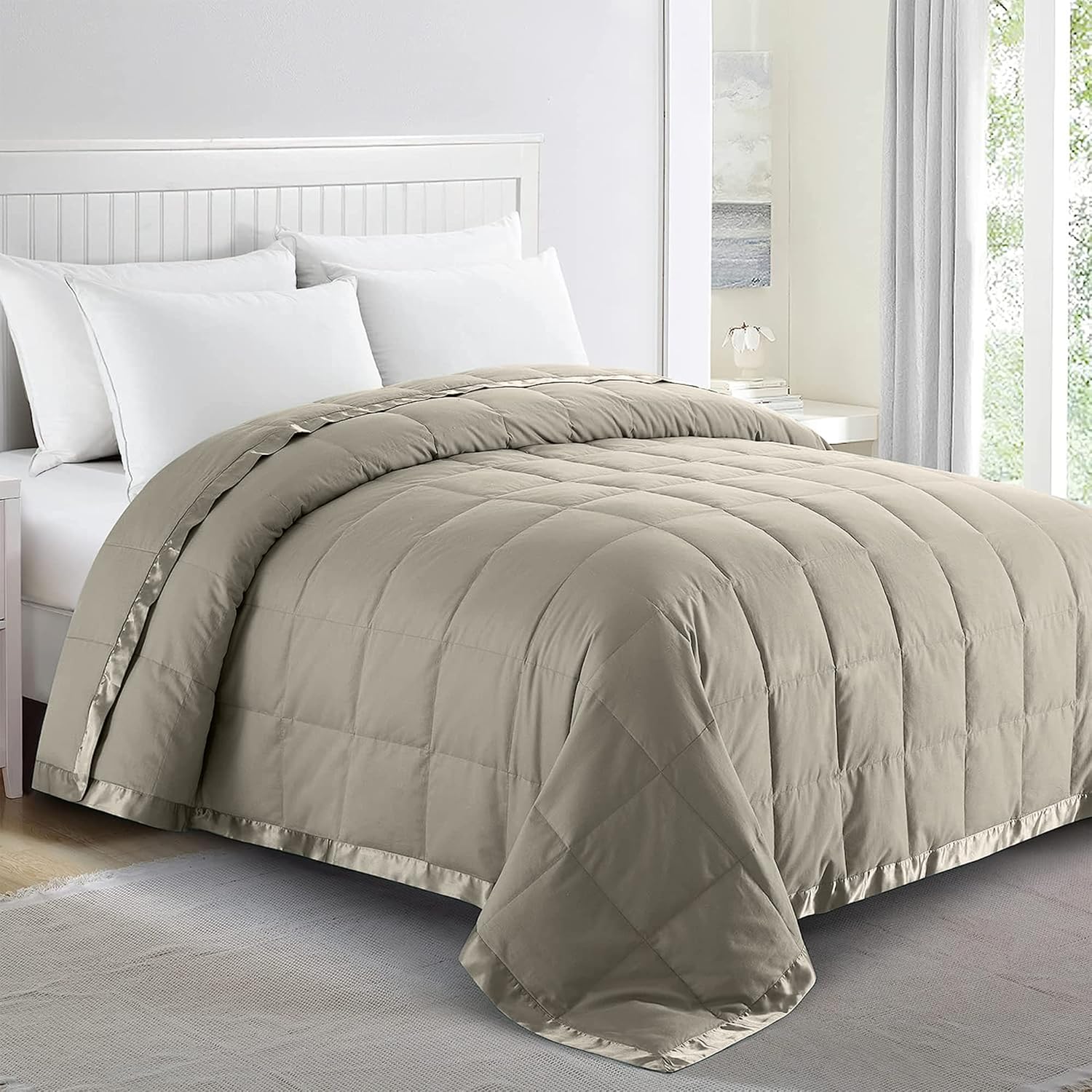 Soft Lightweight Down Blanket Queen Size for All Seasons