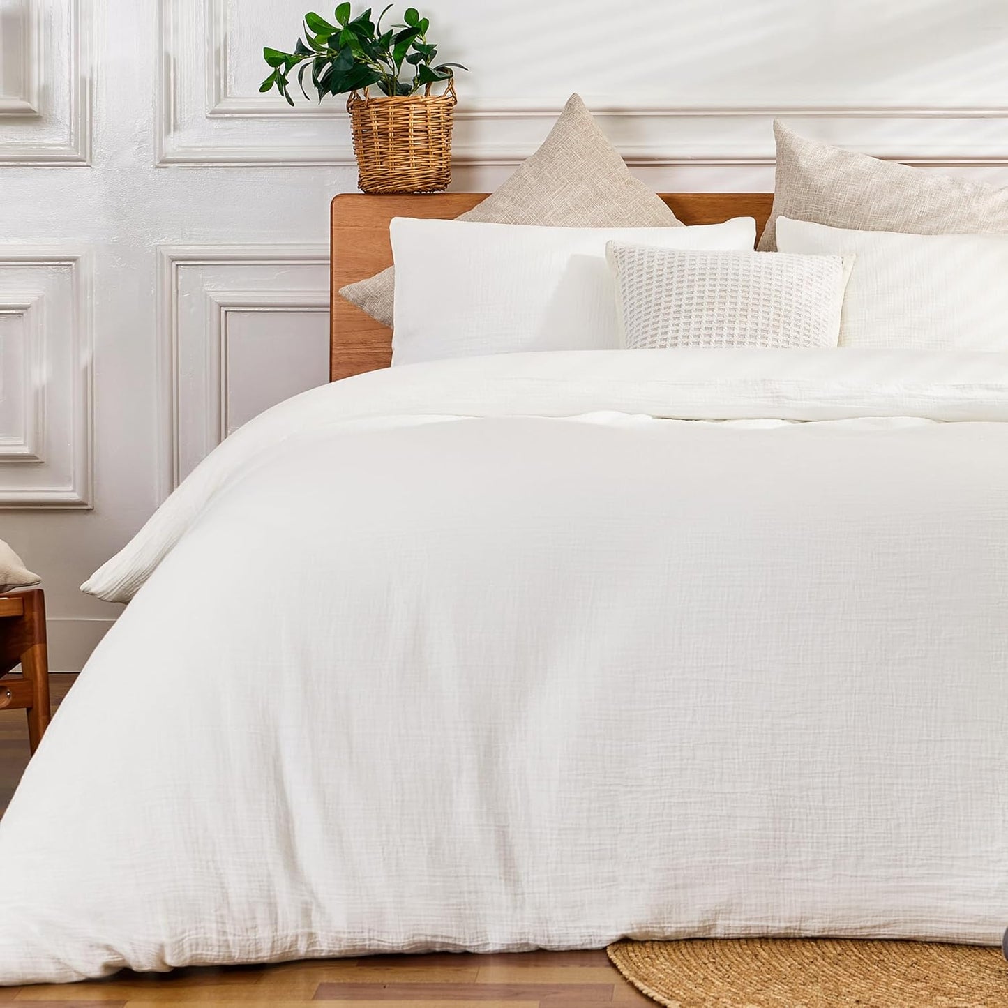 White Twin Duvet Cover Set with Zipper Closure and Buttons