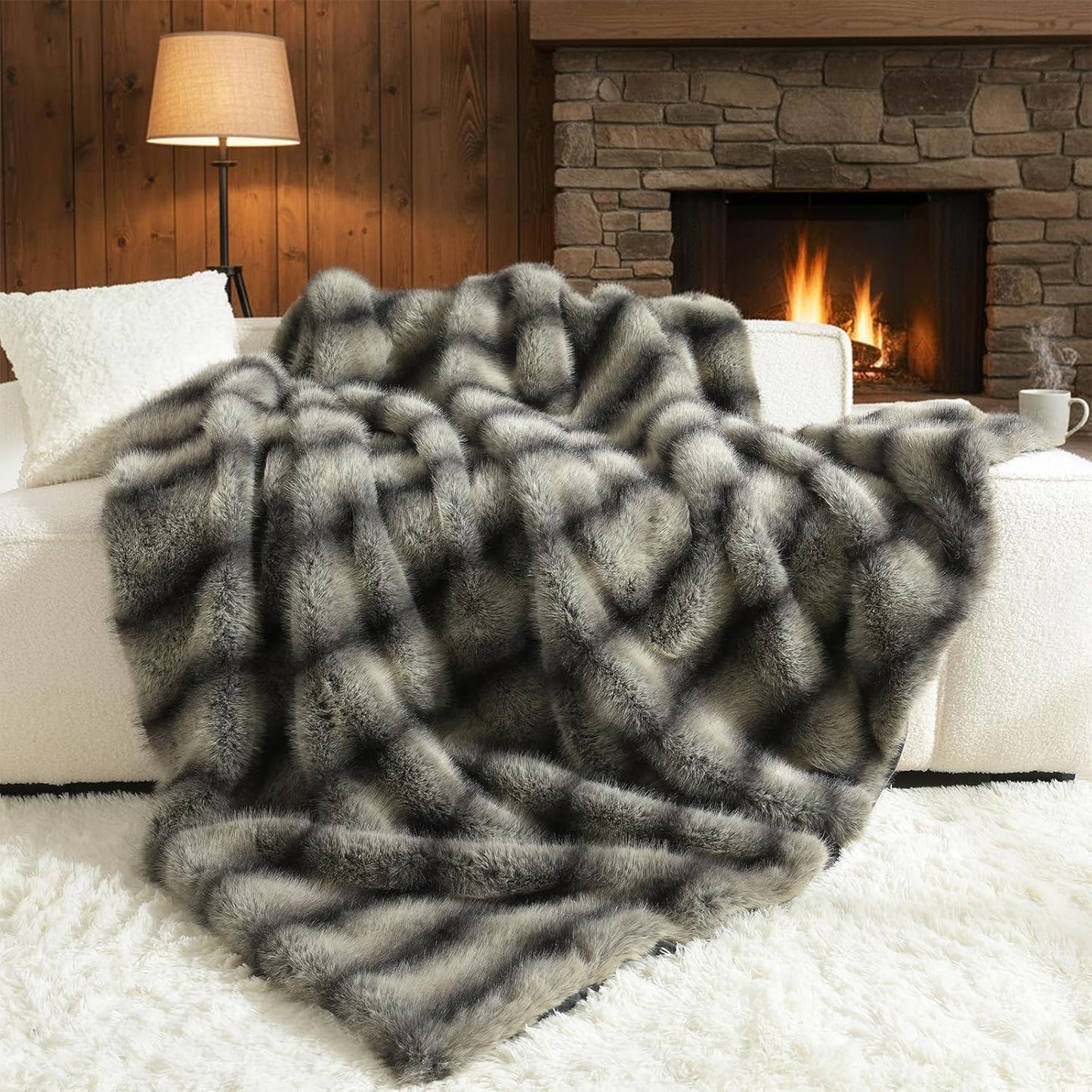 Luxury Faux Fur Throw Blanket for Ultimate Comfort and Style