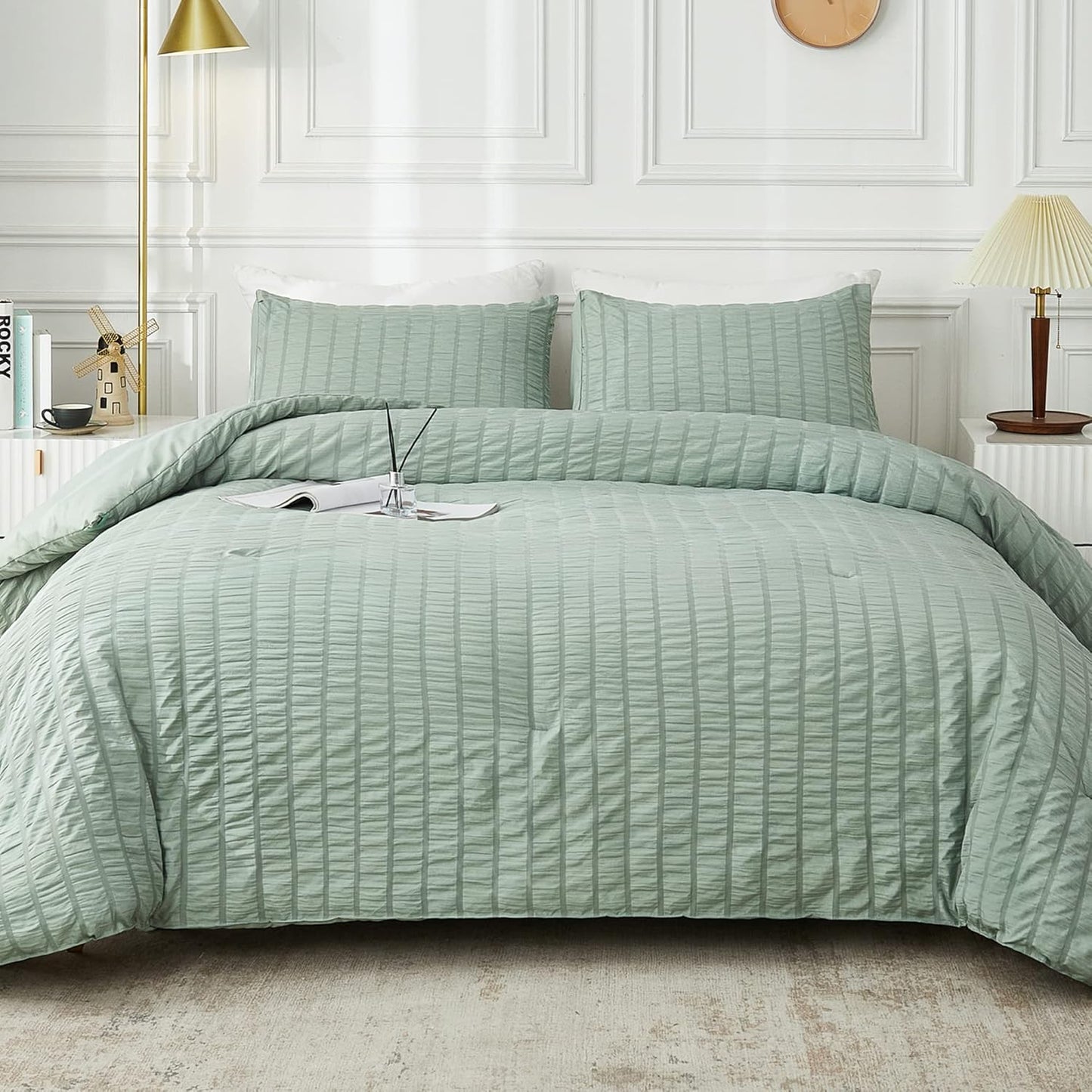AveLom Sage Green Seersucker King Comforter Set for All Seasons