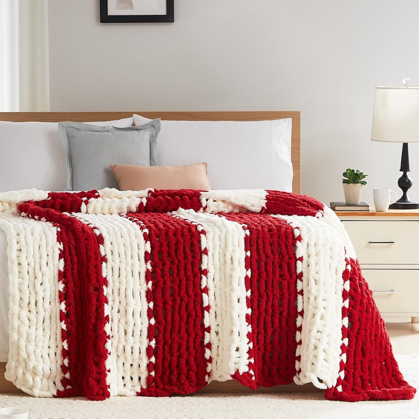 L'AGRATY Chunky Knit Blanket Throw - Soft Handcrafted Comfort