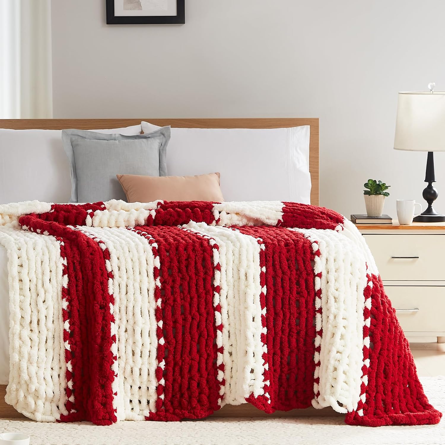 L'AGRATY Chunky Knit Blanket Throw - Soft Handcrafted Comfort